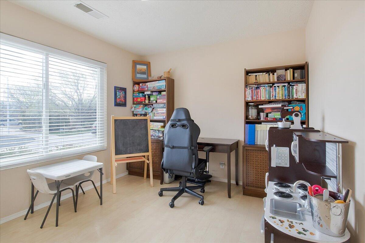8101 RANCHO SEGURO NW