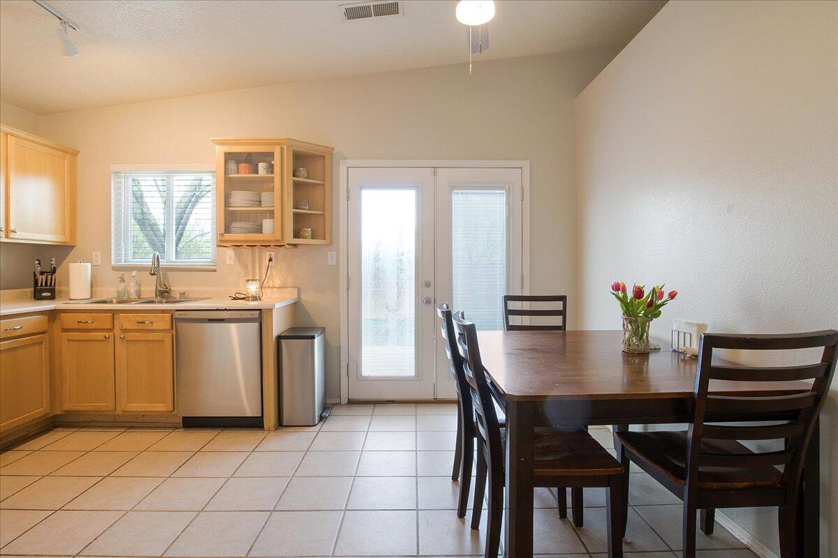 8101 RANCHO SEGURO NW