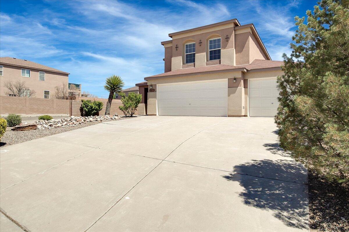 5224 HOBBS Drive NE