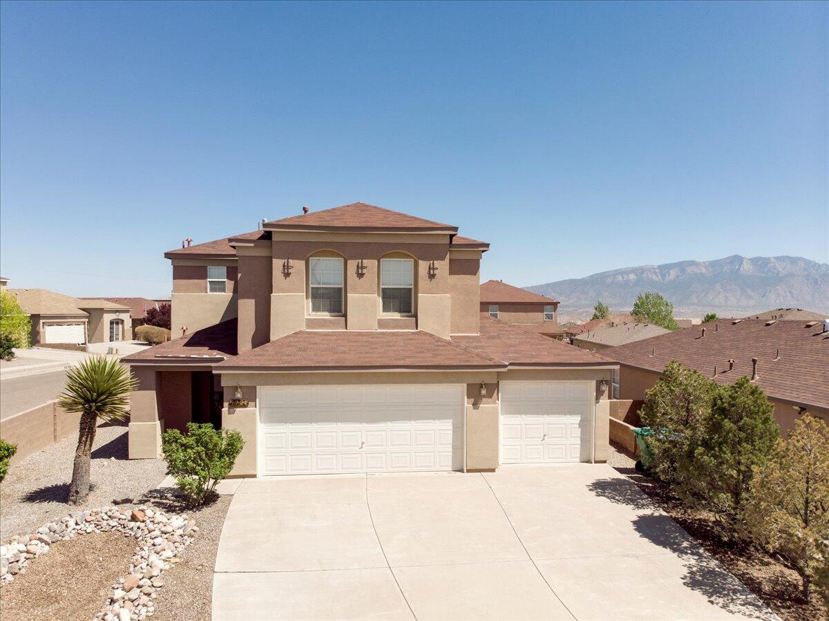 5224 HOBBS Drive NE