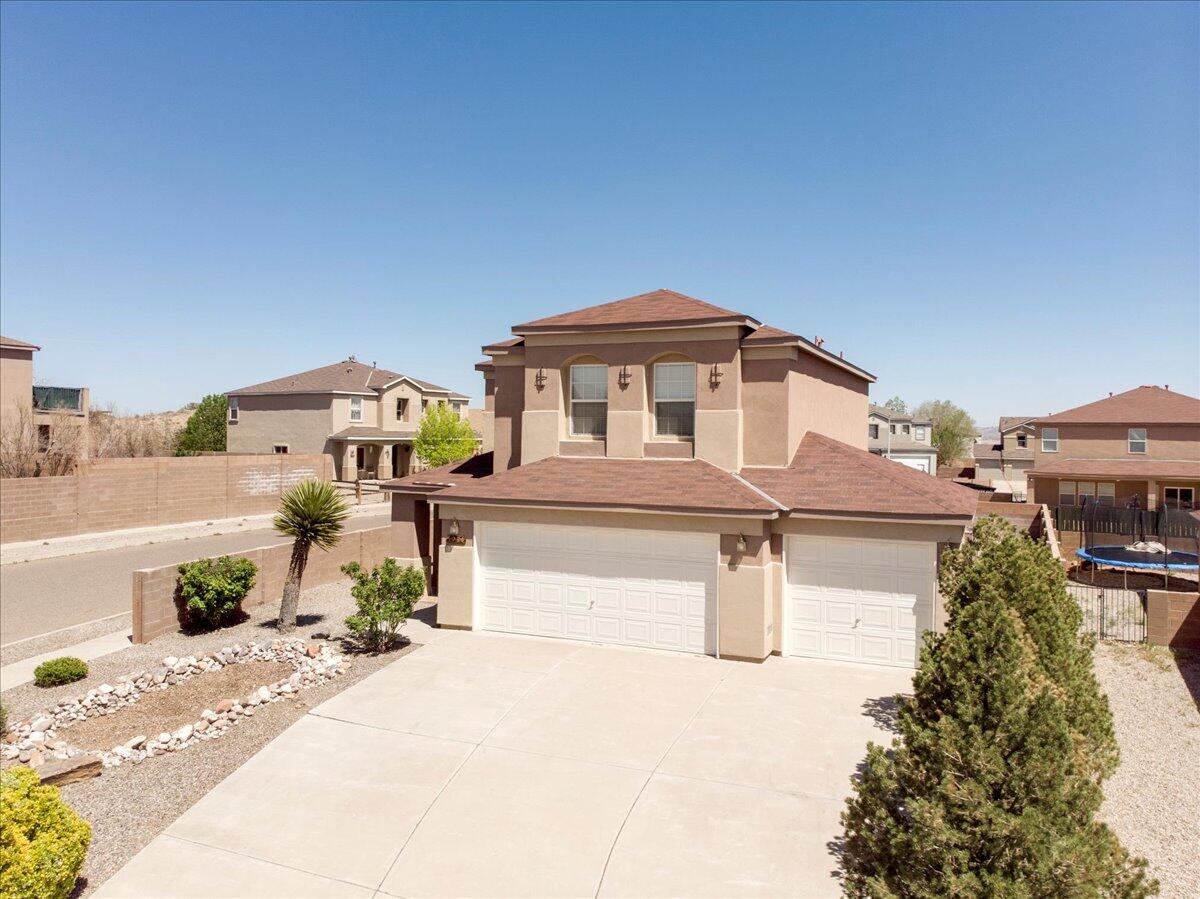 5224 HOBBS Drive NE