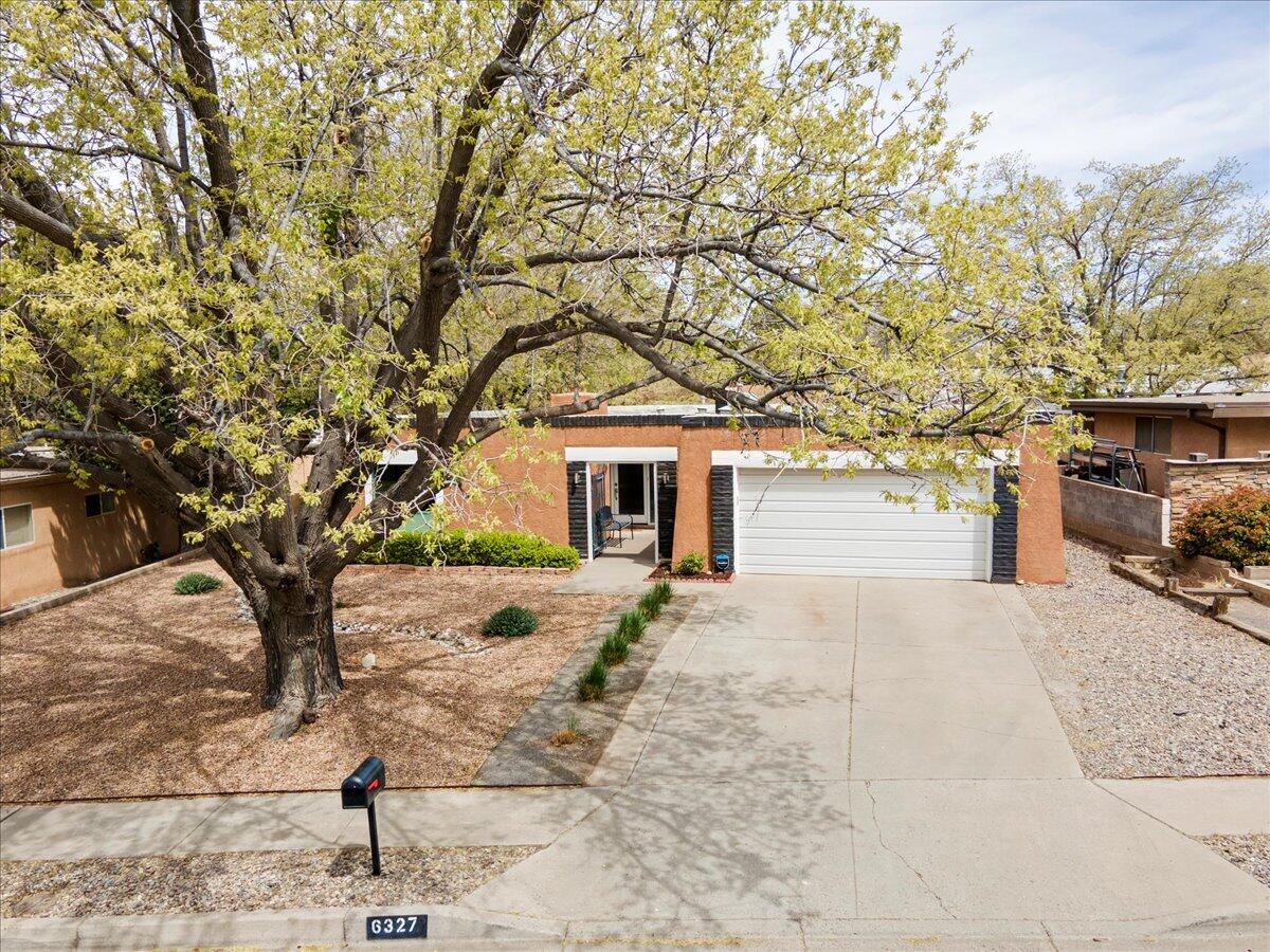 6327 DRISCOLL Avenue NE