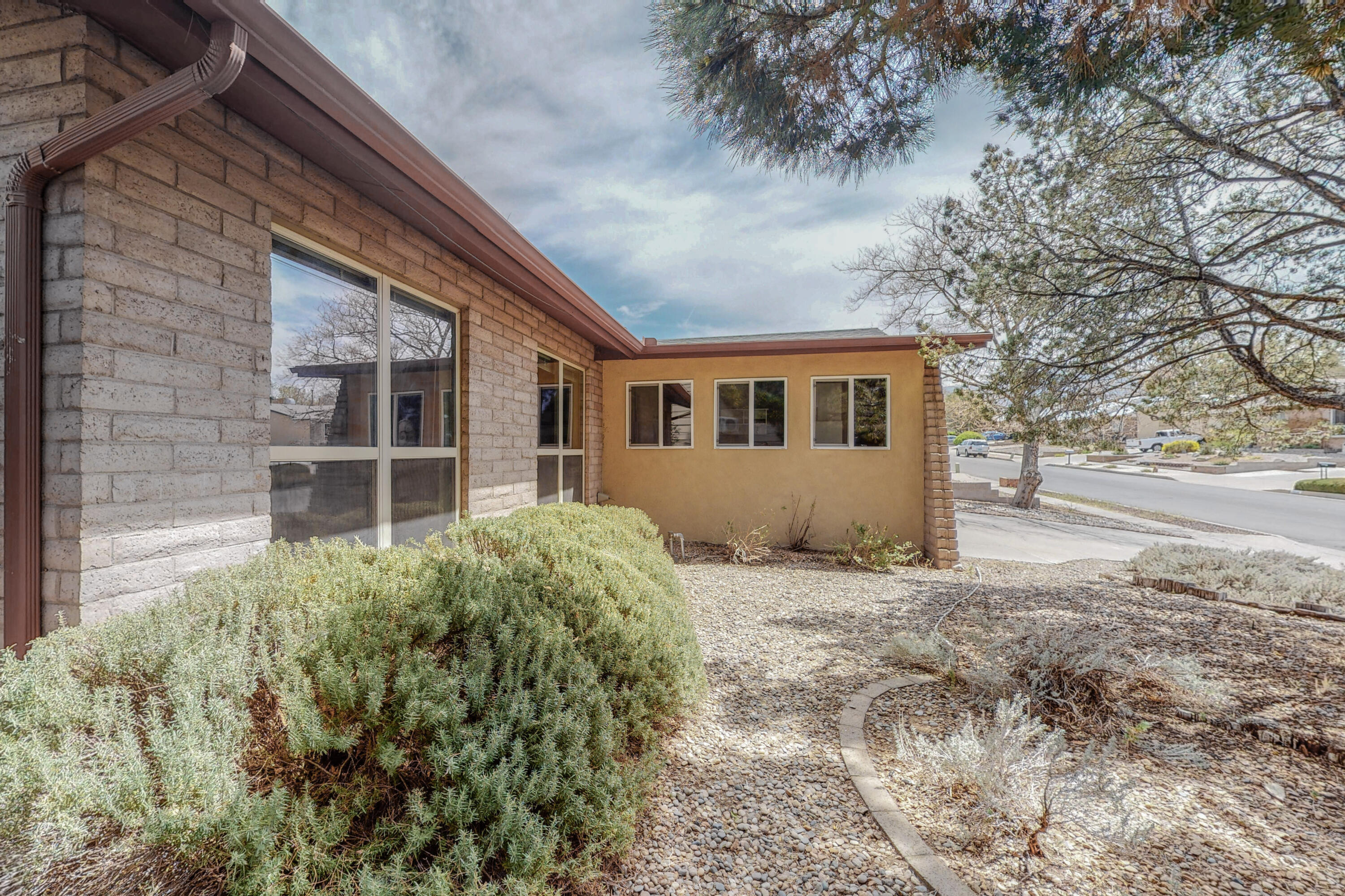 7545 CAPULIN Road NE