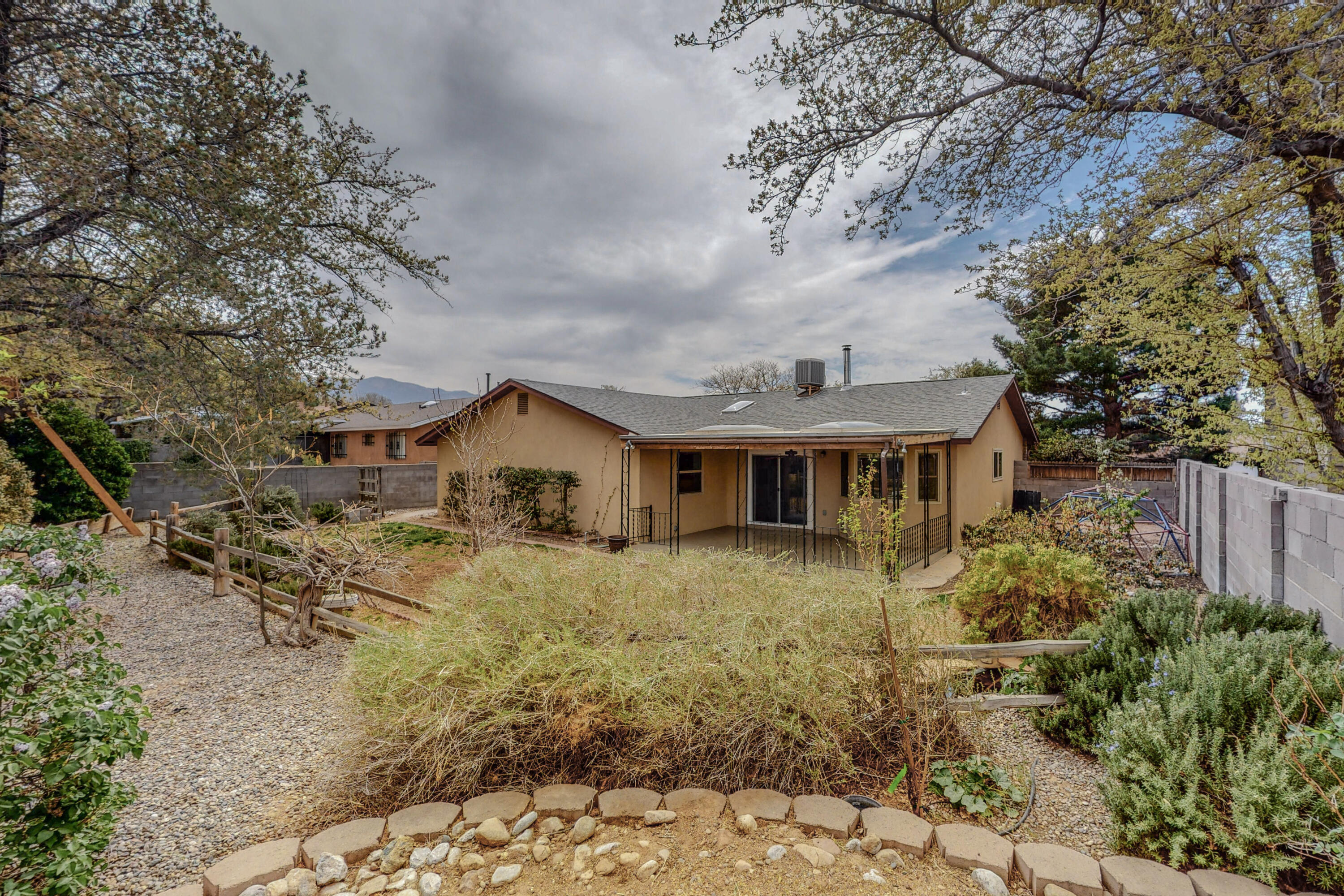 7545 CAPULIN Road NE