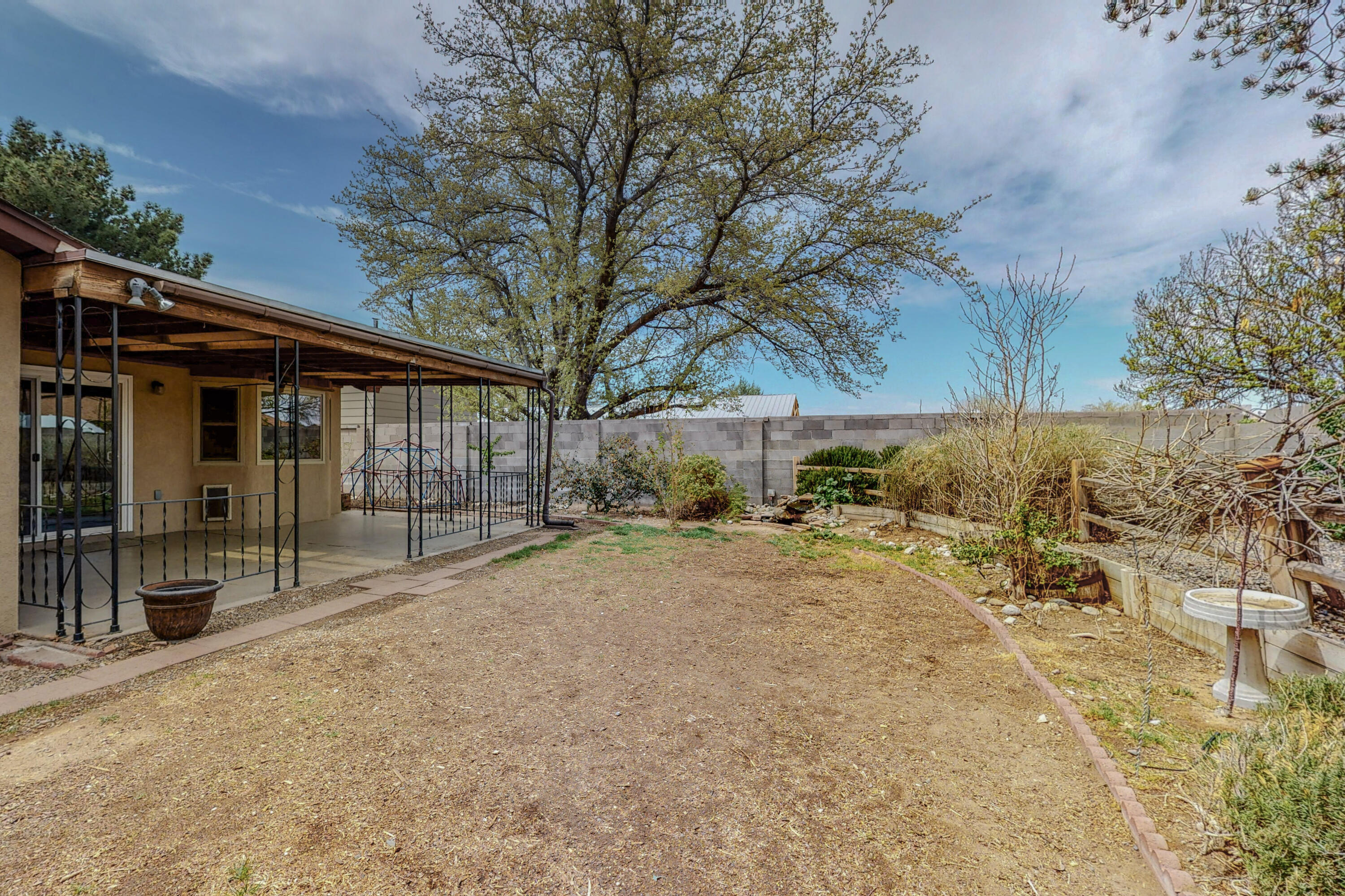 7545 CAPULIN Road NE