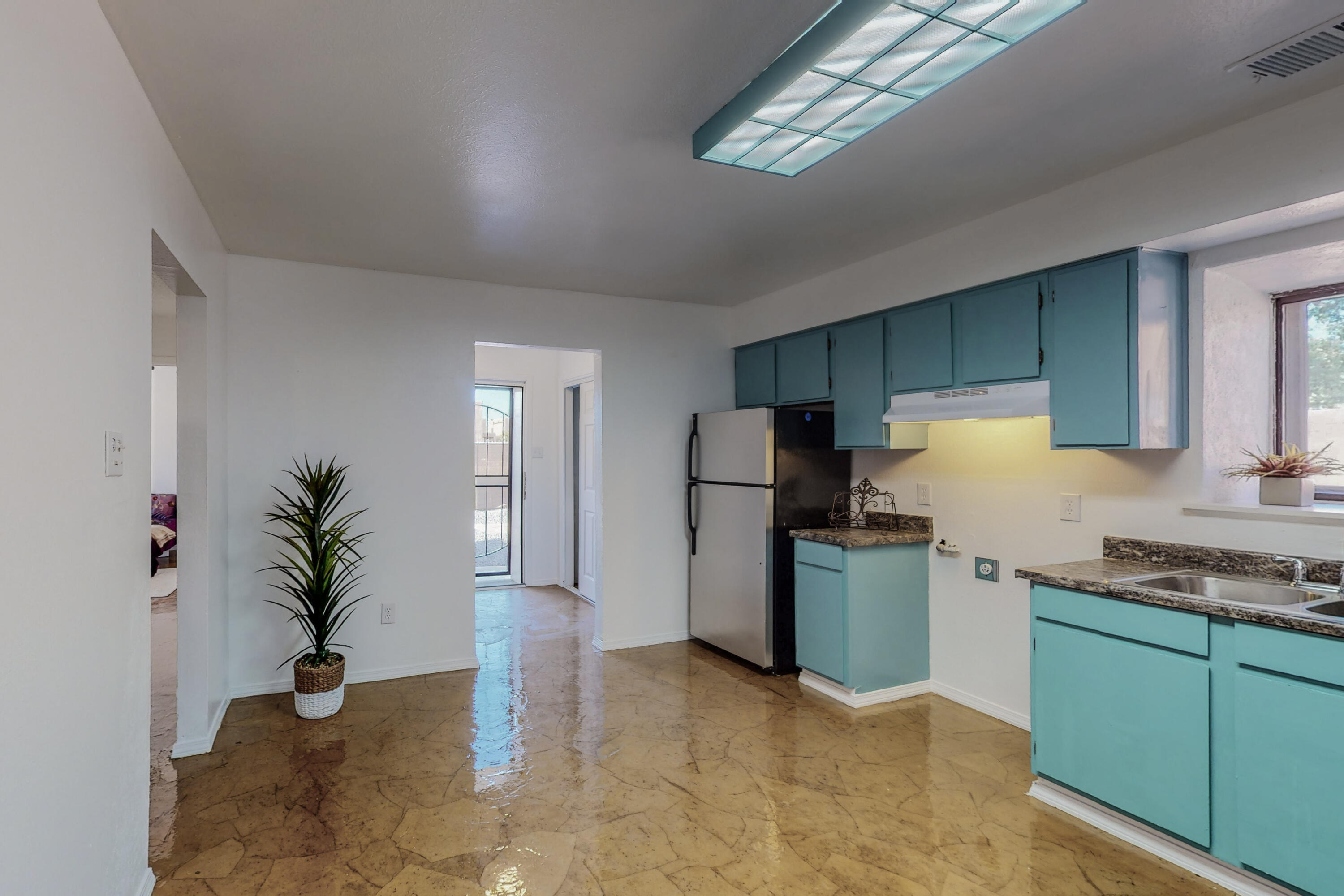 2628 FLORAL Road NW