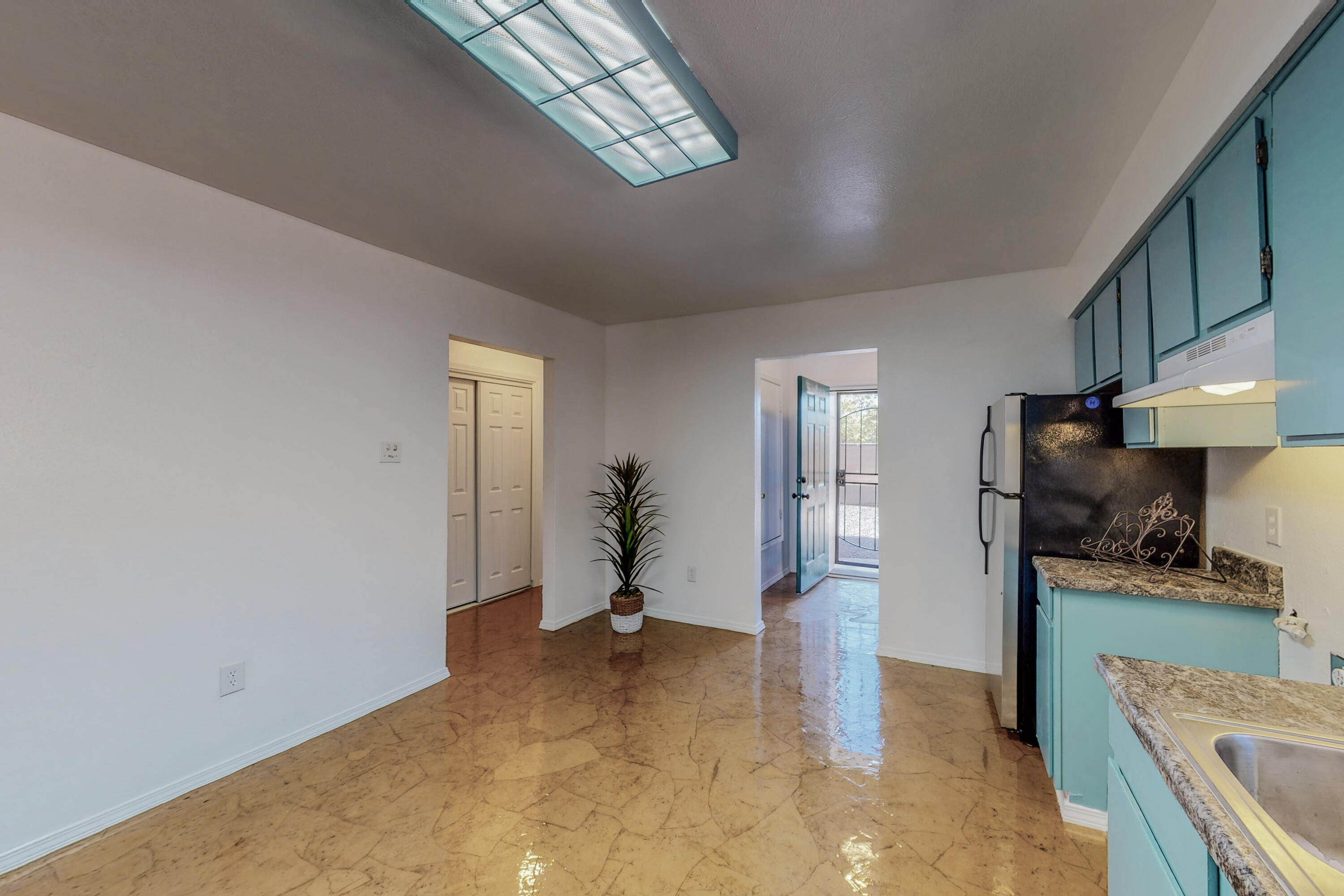 2628 FLORAL Road NW