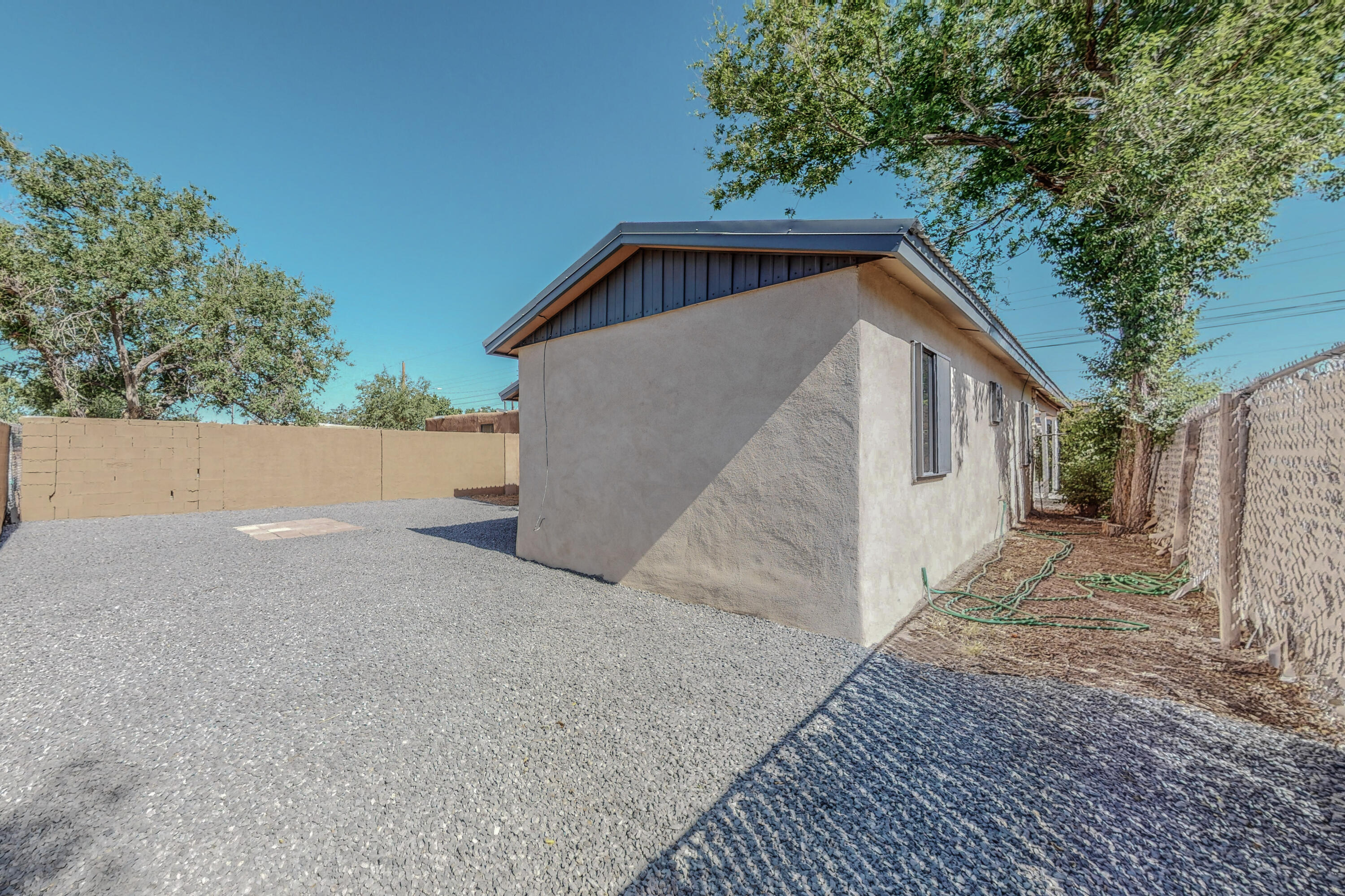 2628 FLORAL Road NW
