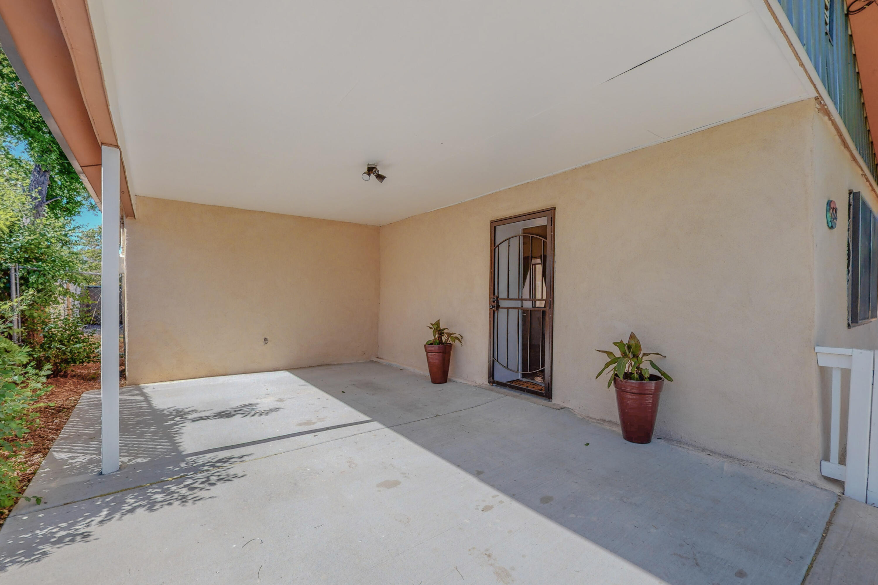 2628 FLORAL Road NW