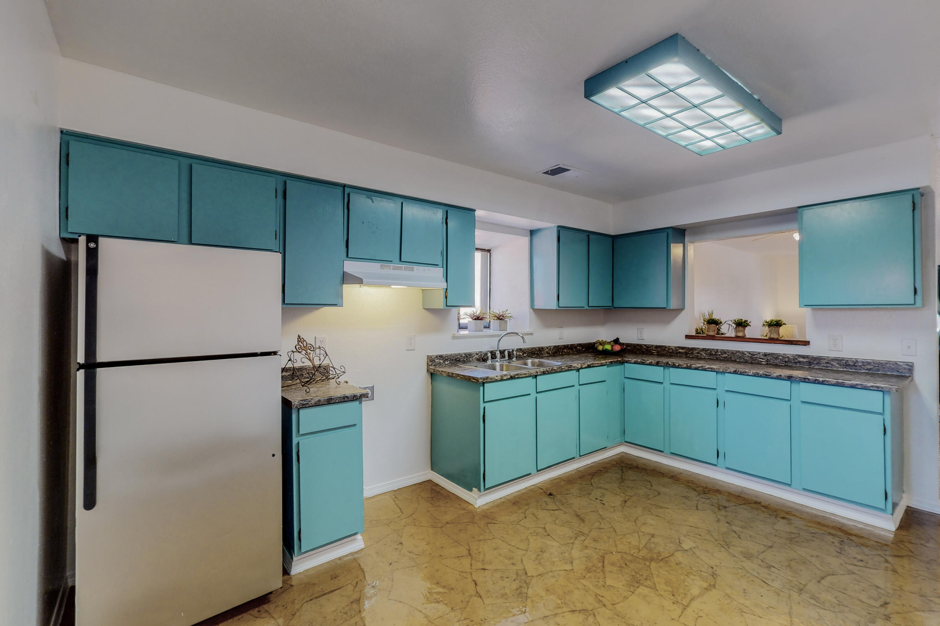 2628 FLORAL Road NW