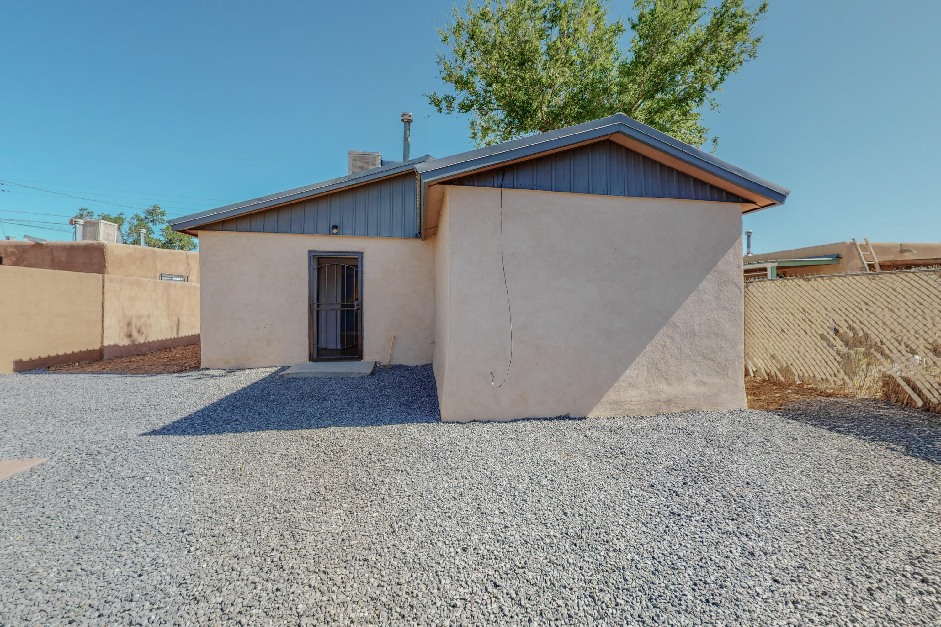 2628 FLORAL Road NW