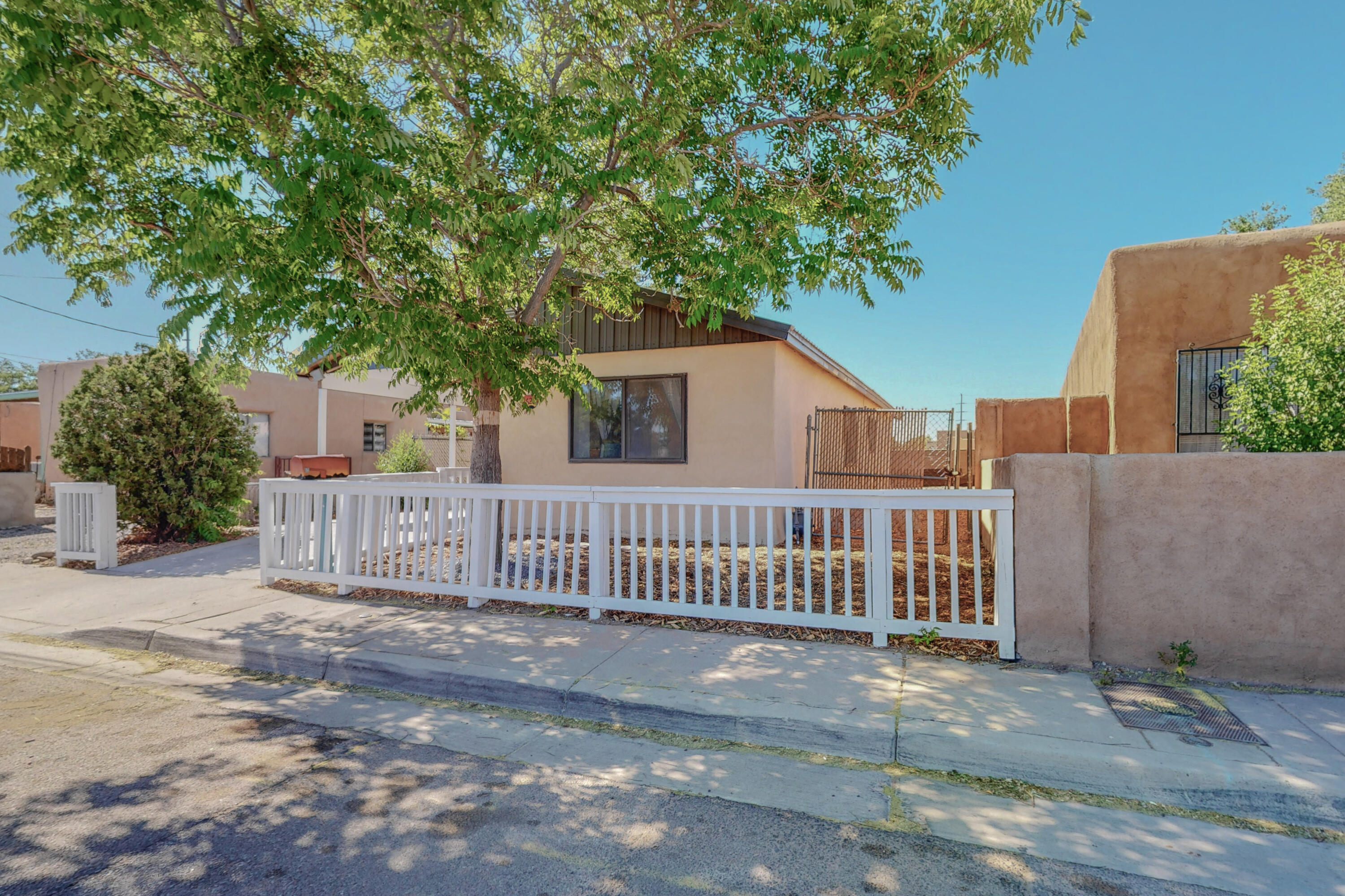 2628 FLORAL Road NW