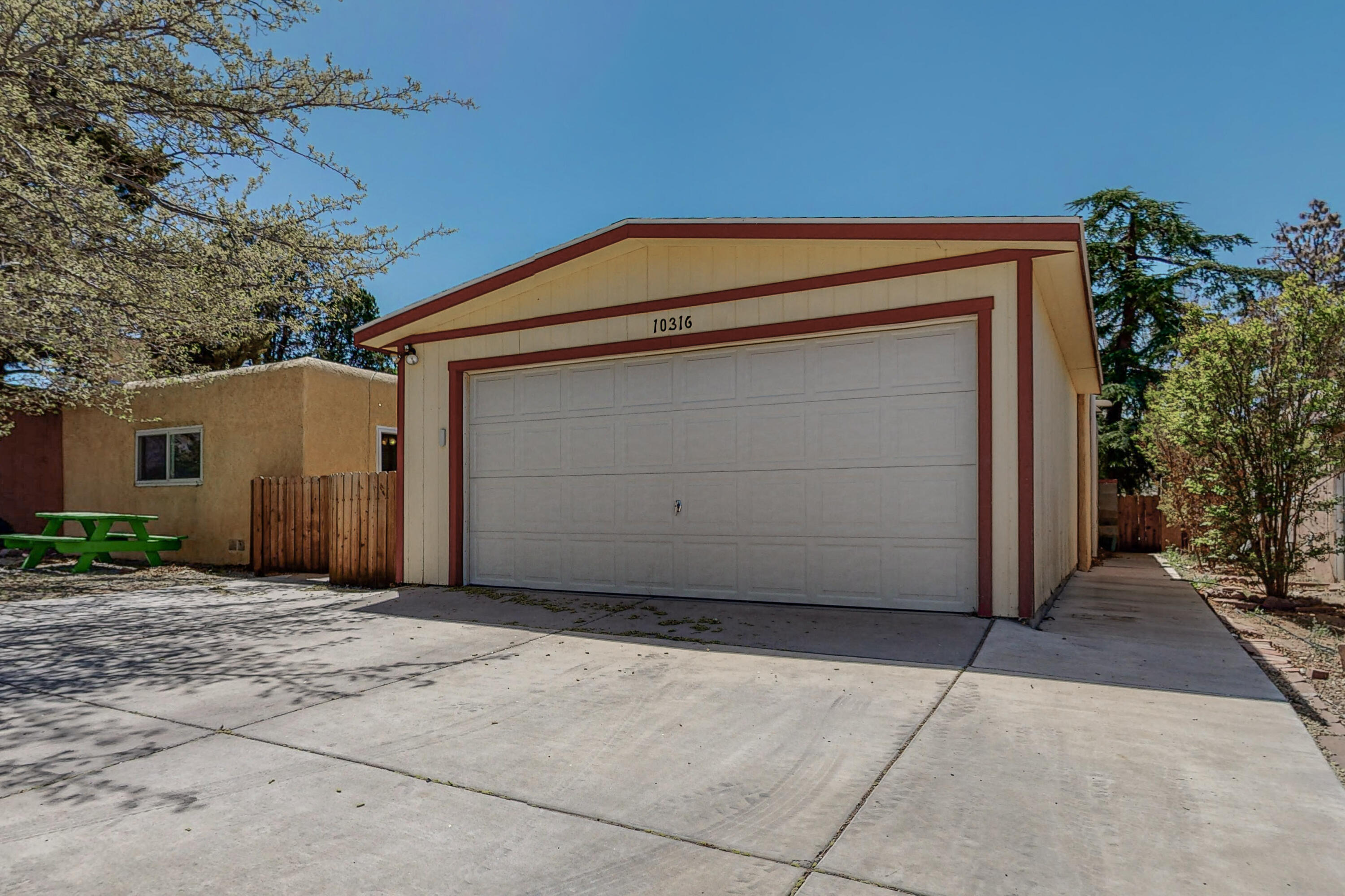 10316 SNOWHEIGHTS Boulevard NE