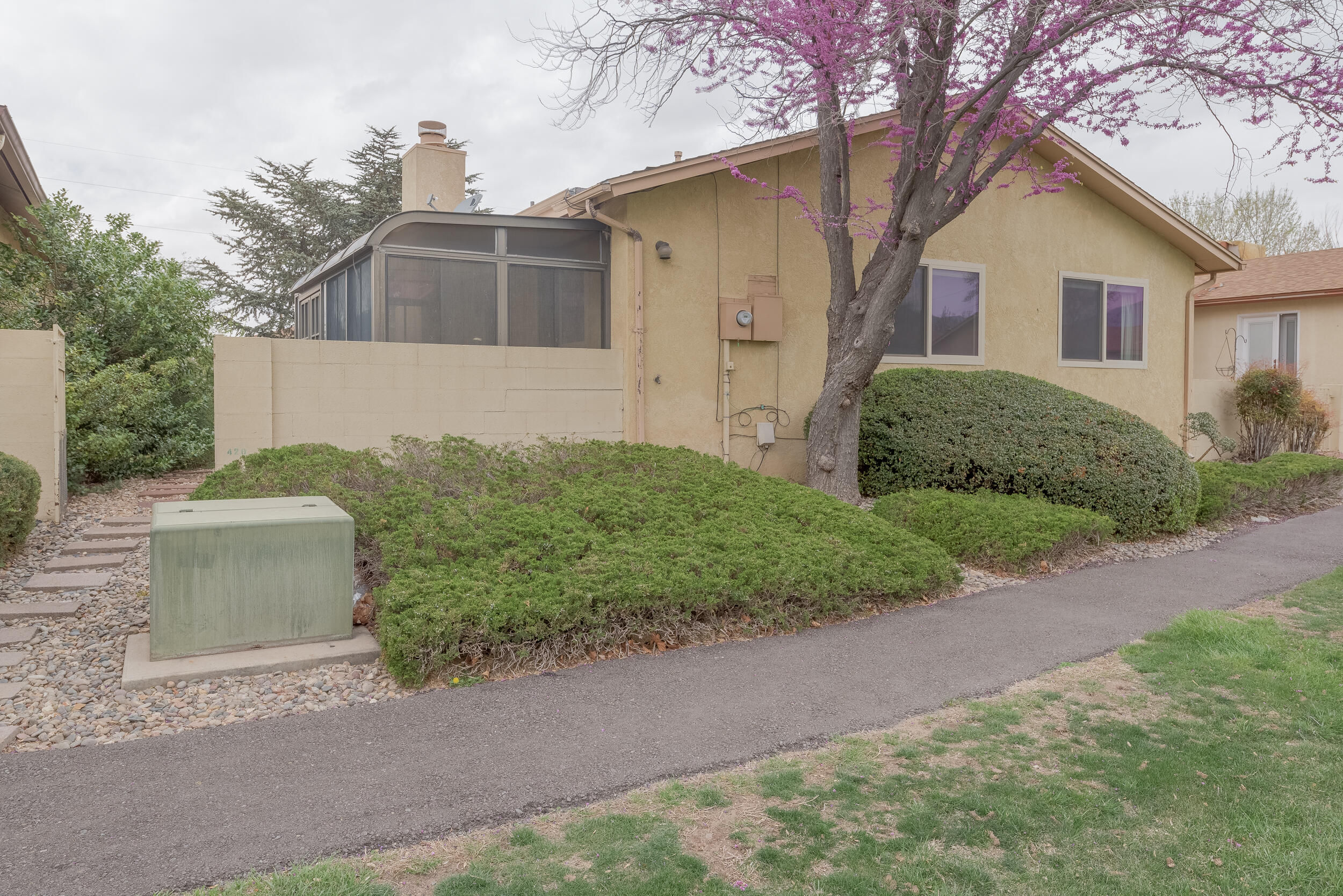 420 ROCK CREEK PARK Avenue NE