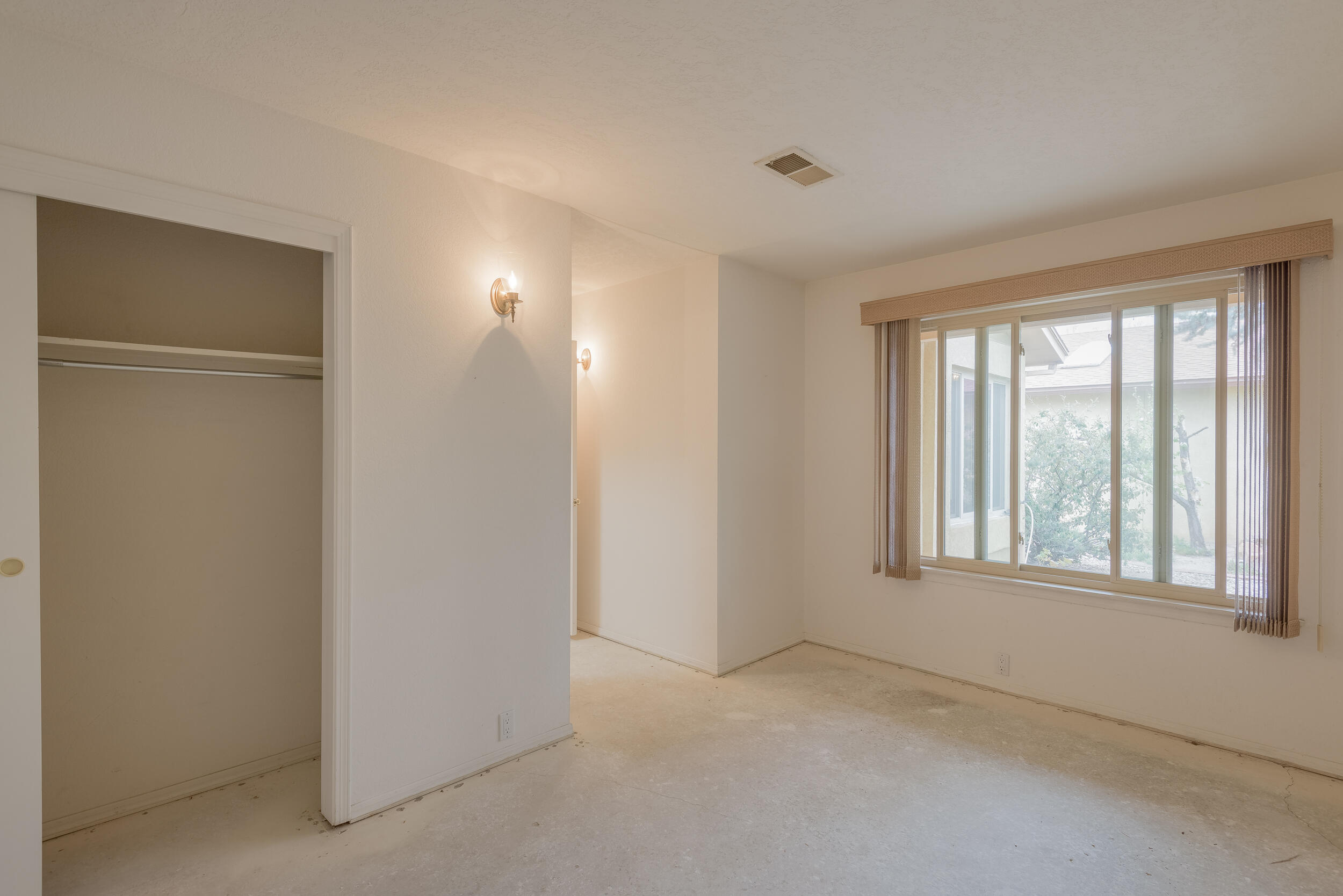 420 ROCK CREEK PARK Avenue NE