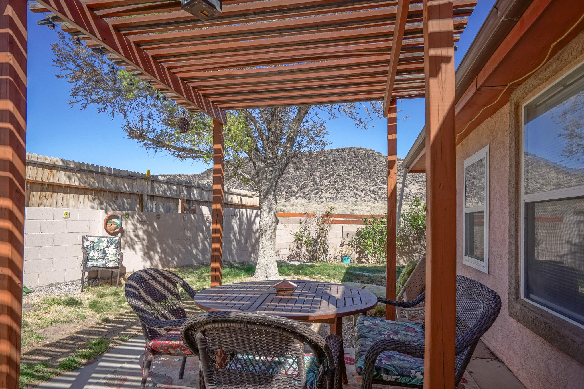 8032 PETROGLYPH Avenue NW