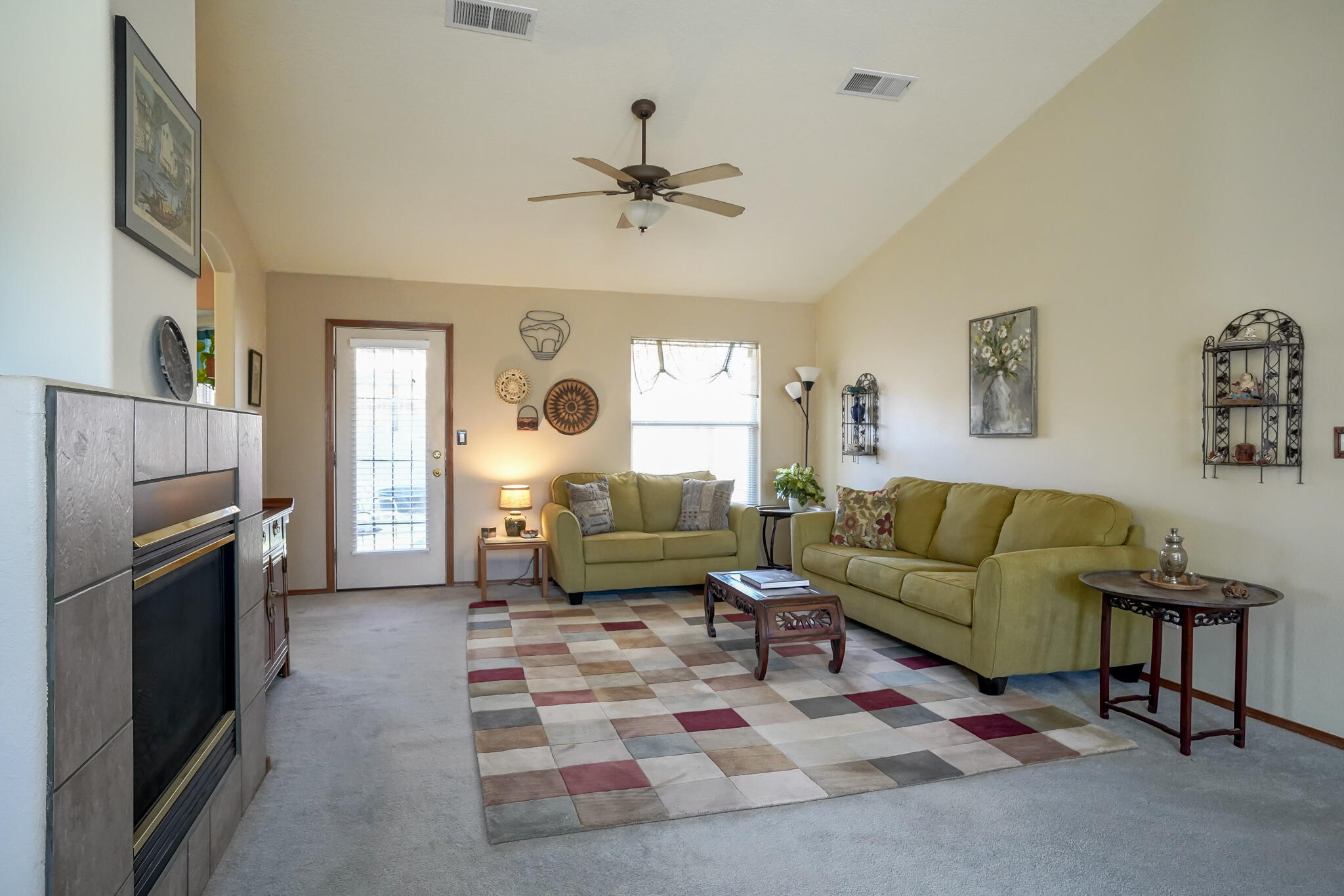 8032 PETROGLYPH Avenue NW