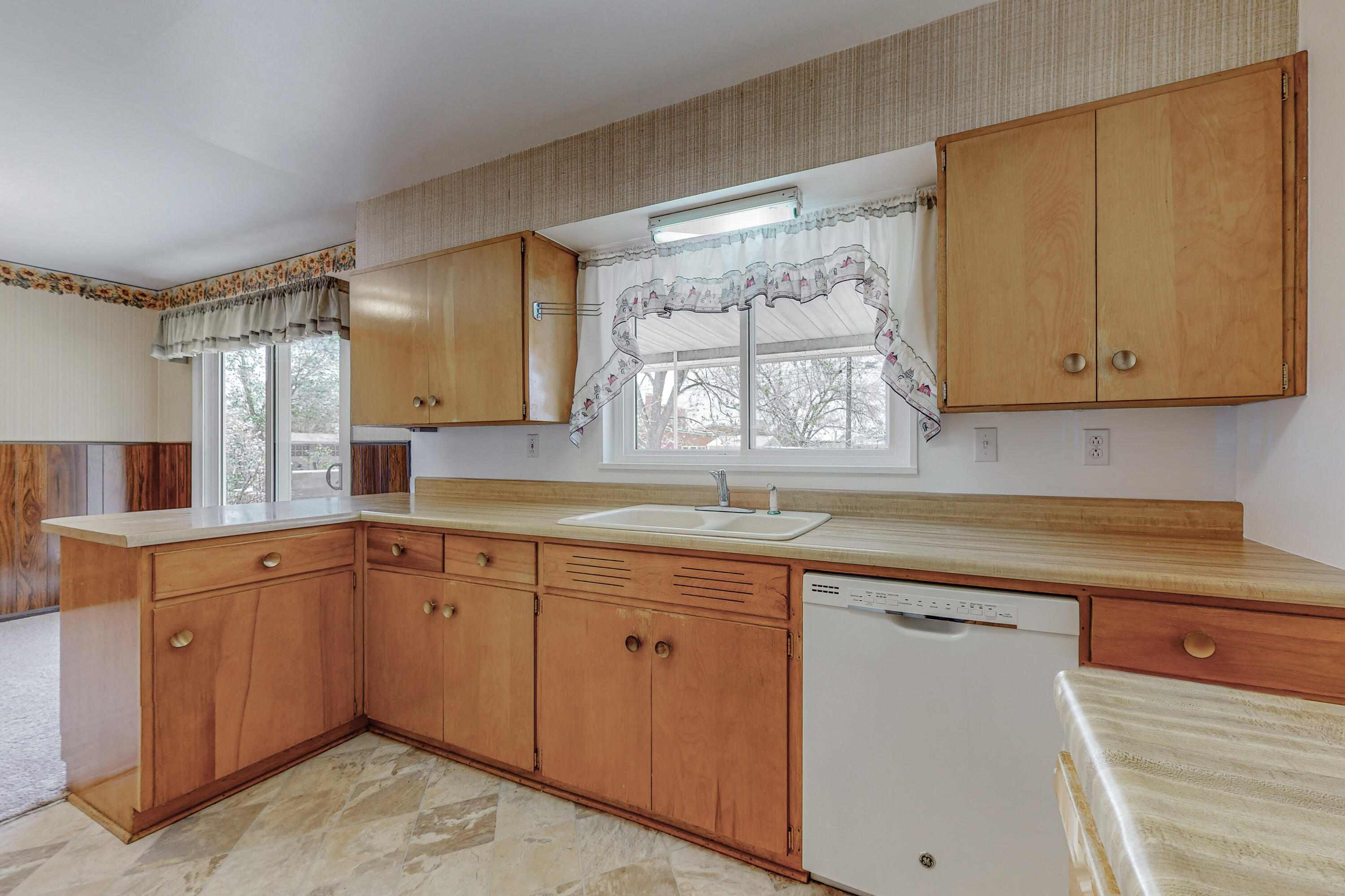 309 GENERAL ARNOLD Street NE