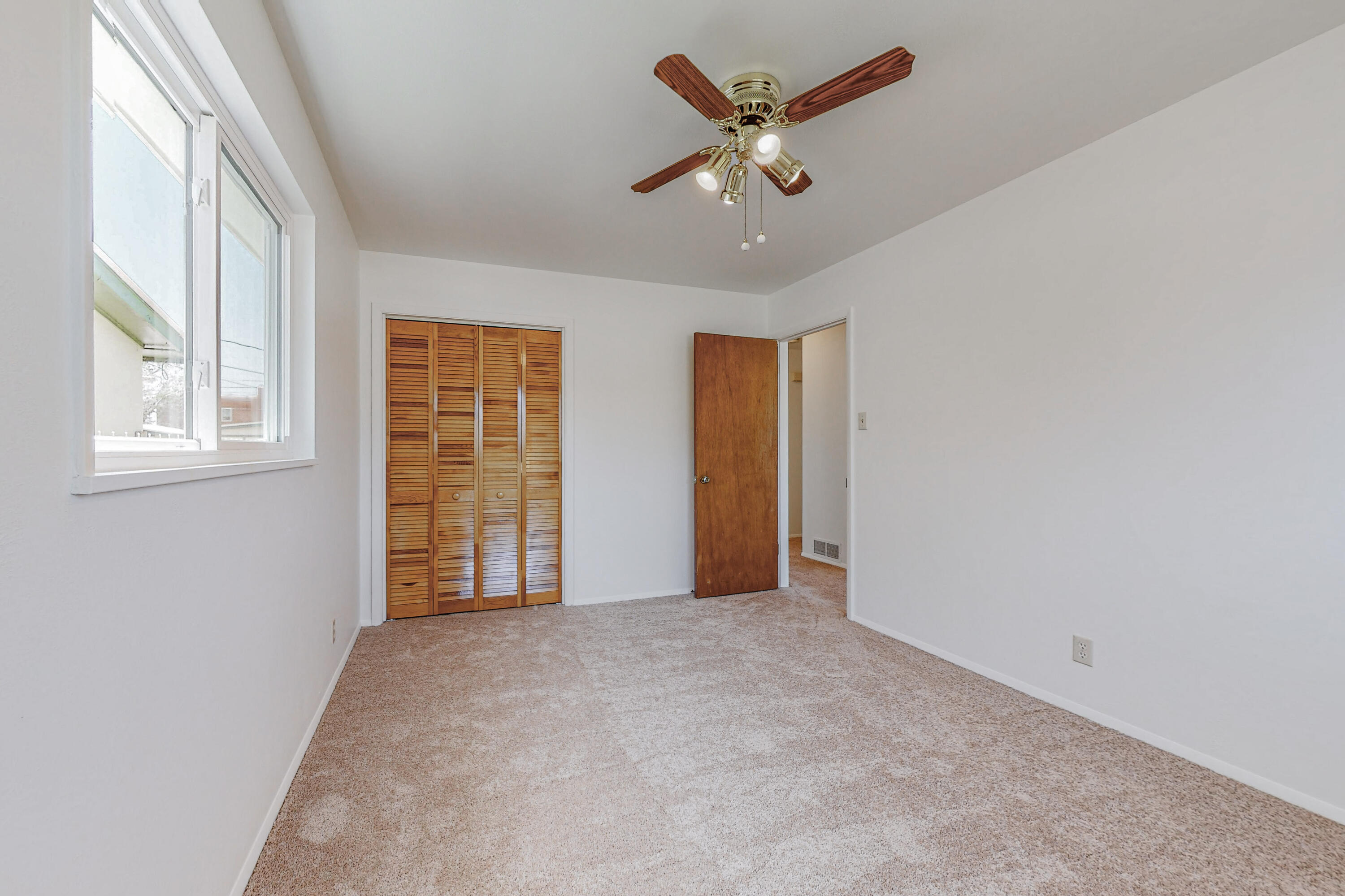 309 GENERAL ARNOLD Street NE
