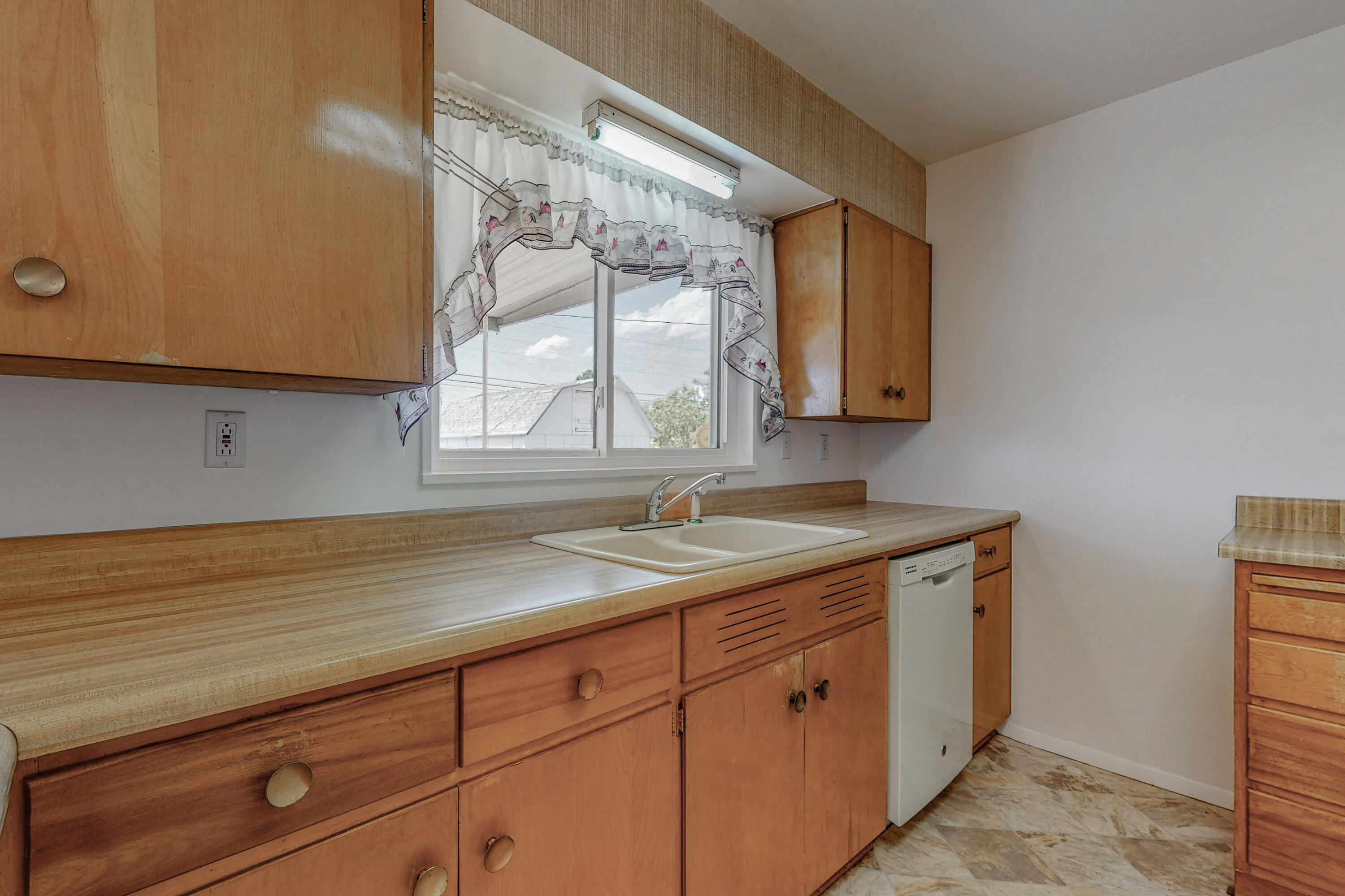 309 GENERAL ARNOLD Street NE