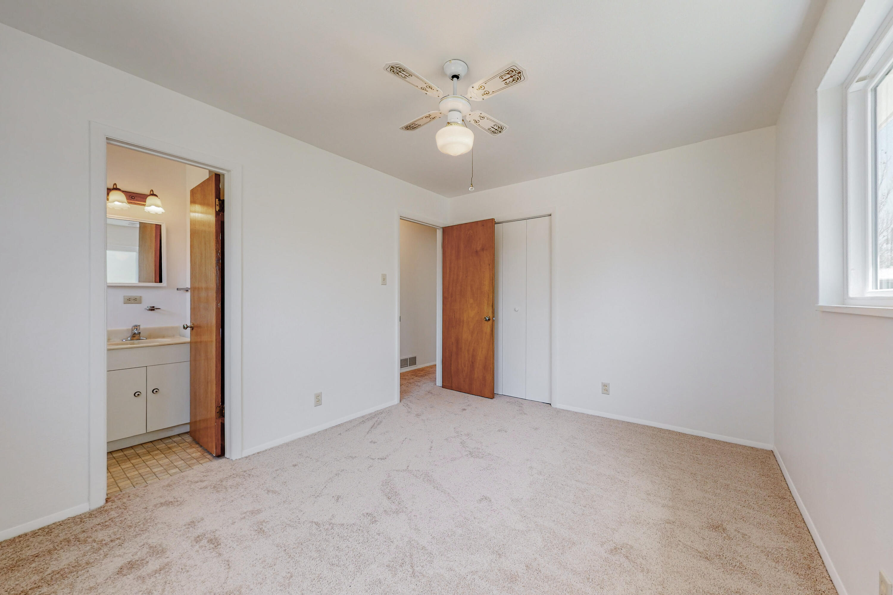 309 GENERAL ARNOLD Street NE