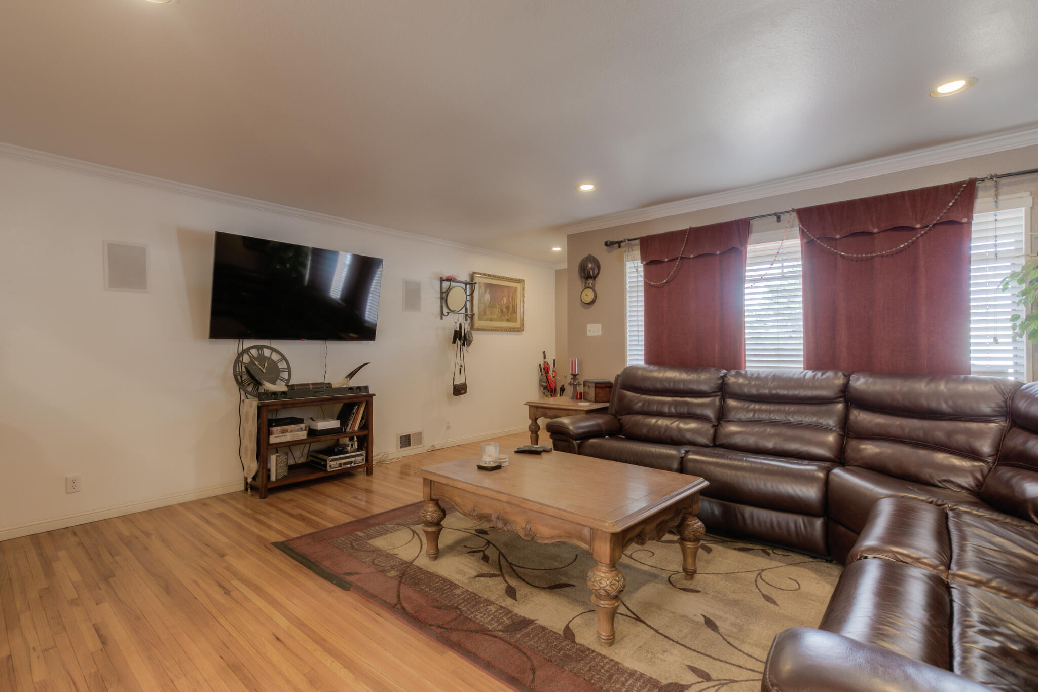 3604 ESPEJO Street NE