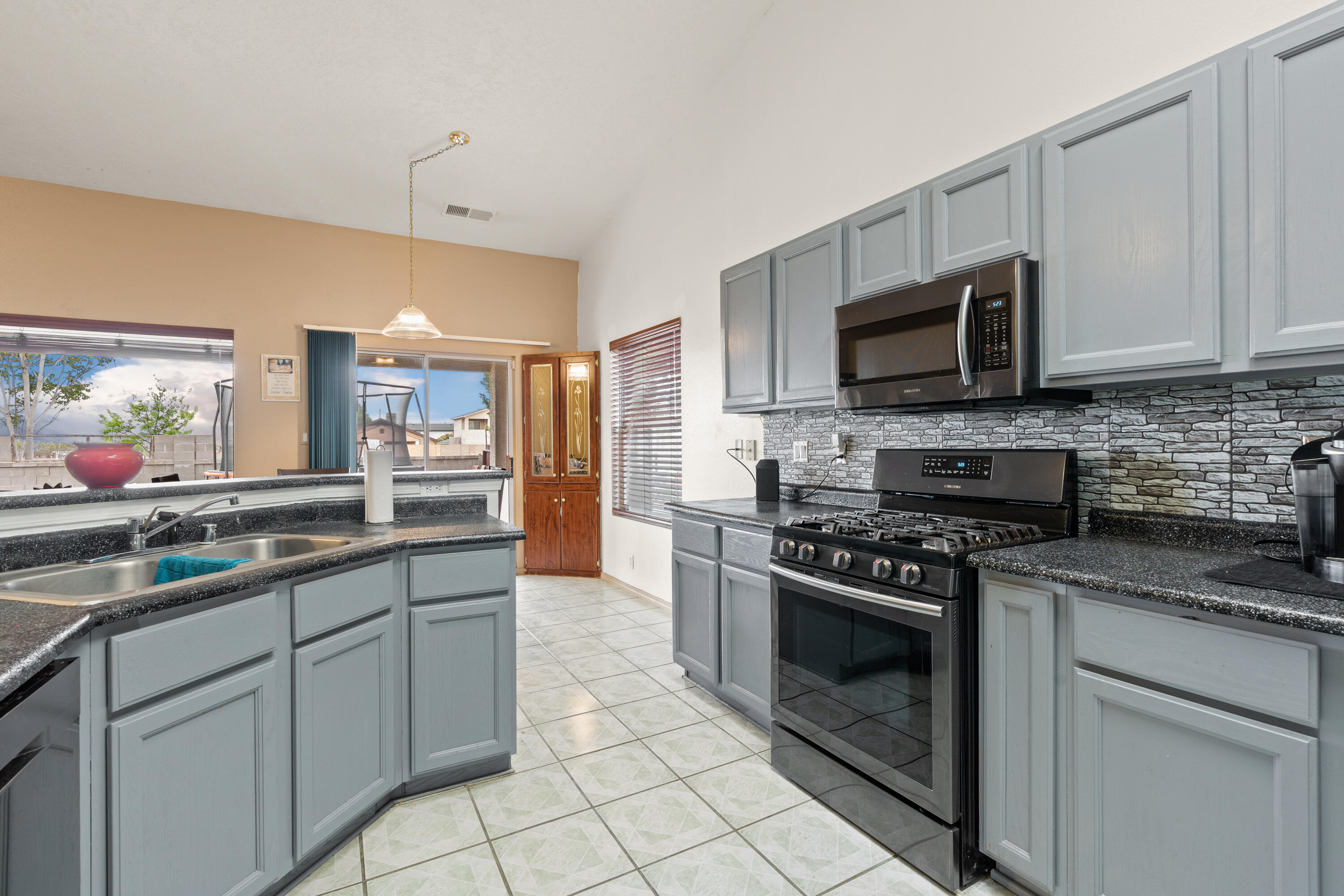 1316 SUMMERFIELD Place SW