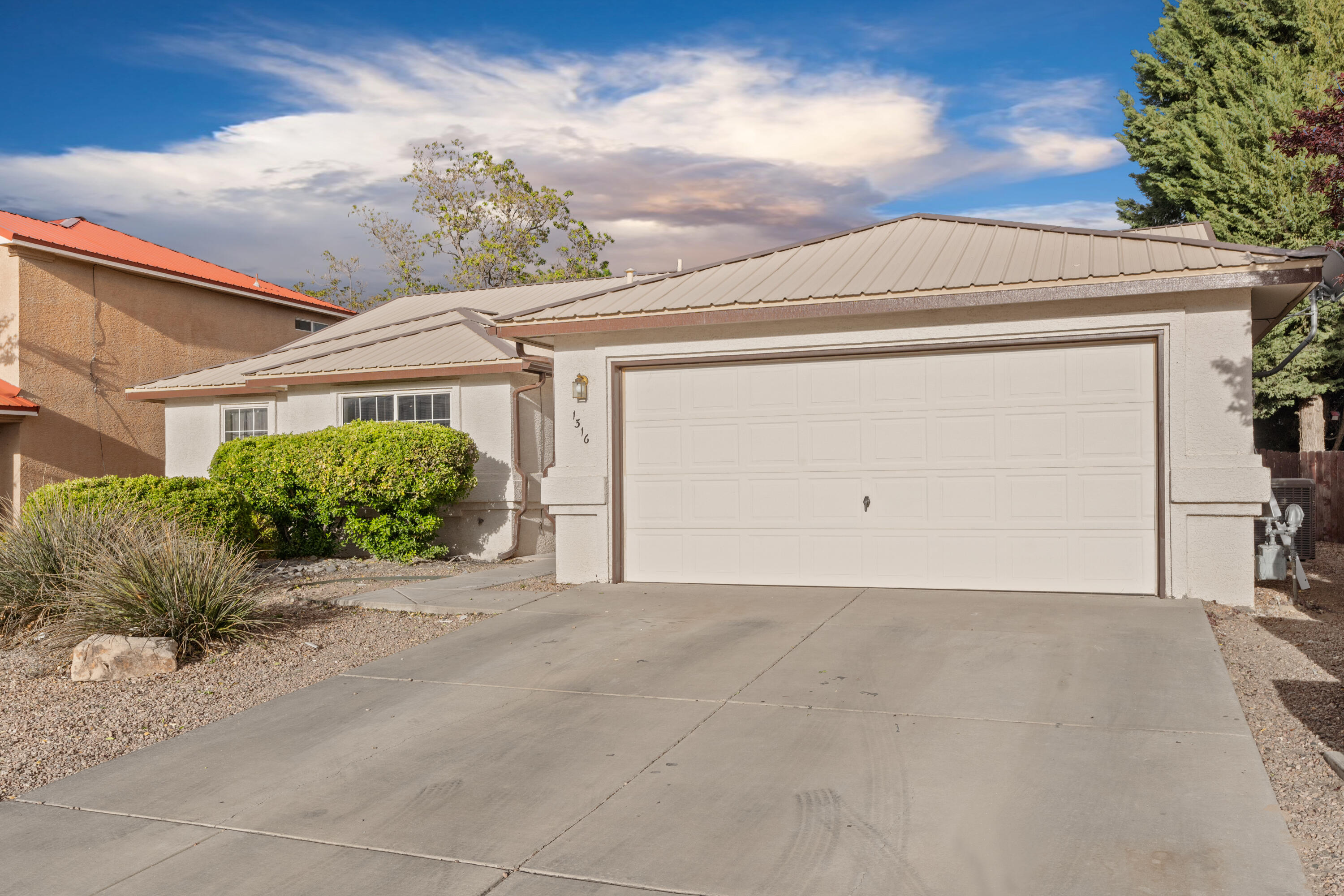 1316 SUMMERFIELD Place SW