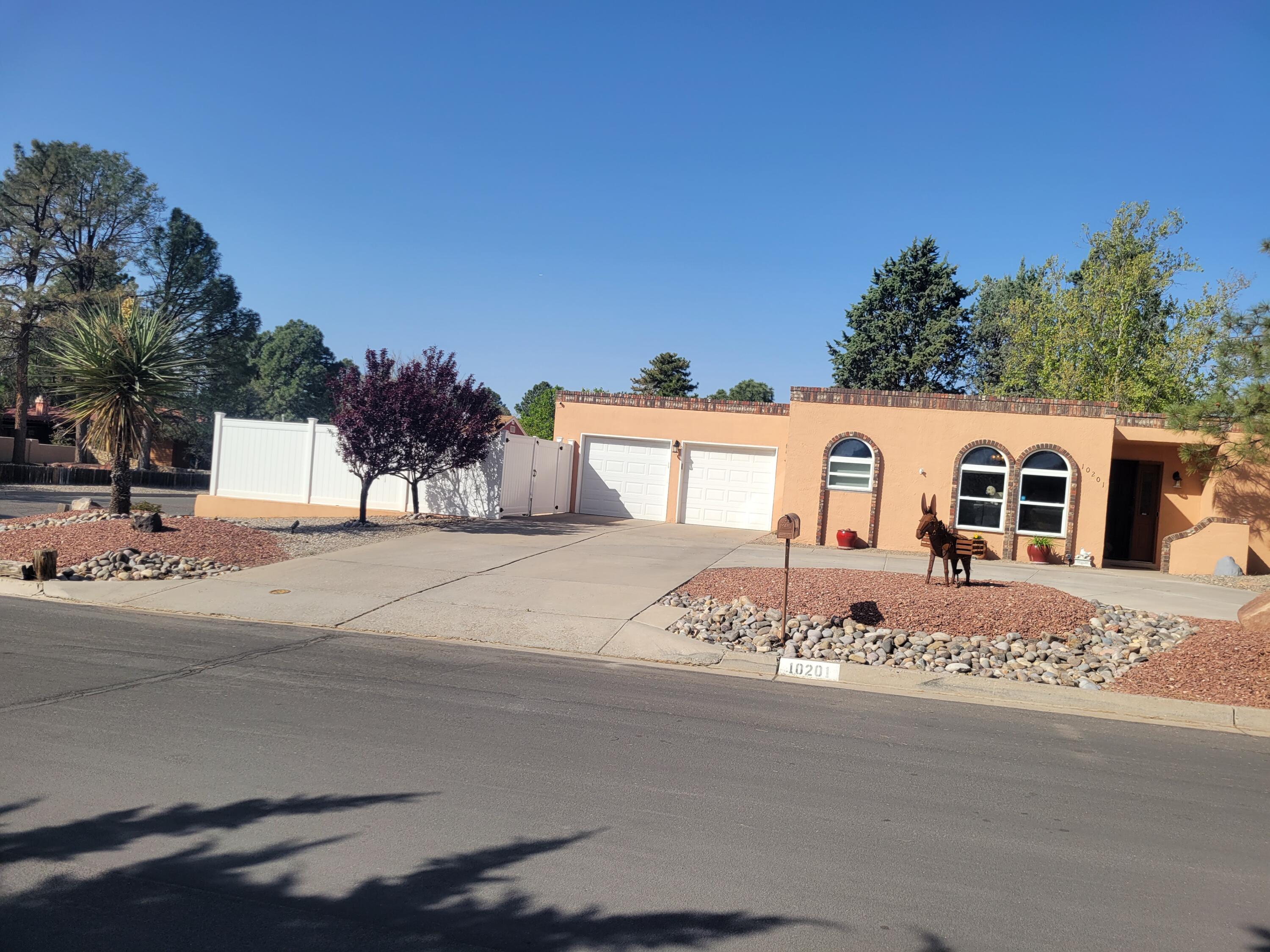 10201 KEEPING Drive NW