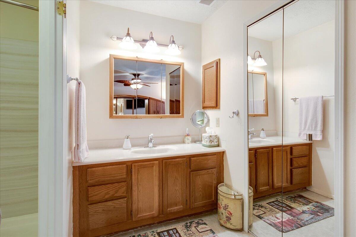 536 VALUE Court SE