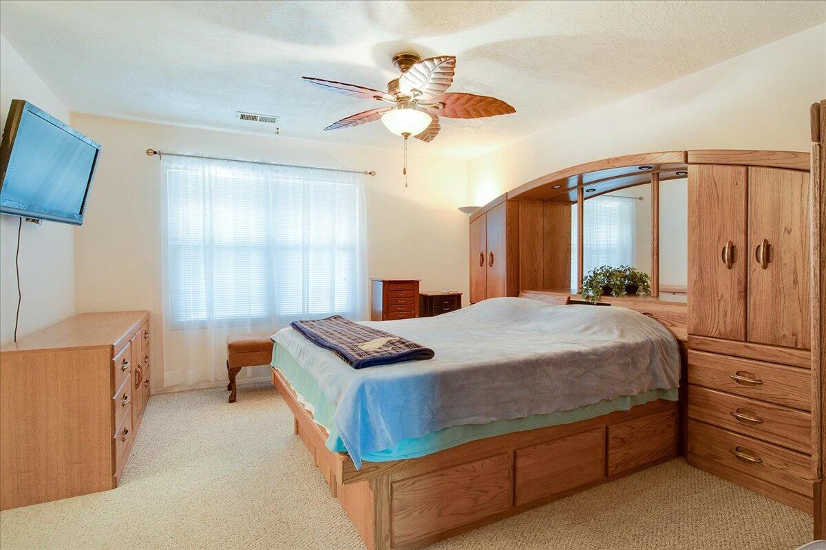 536 VALUE Court SE