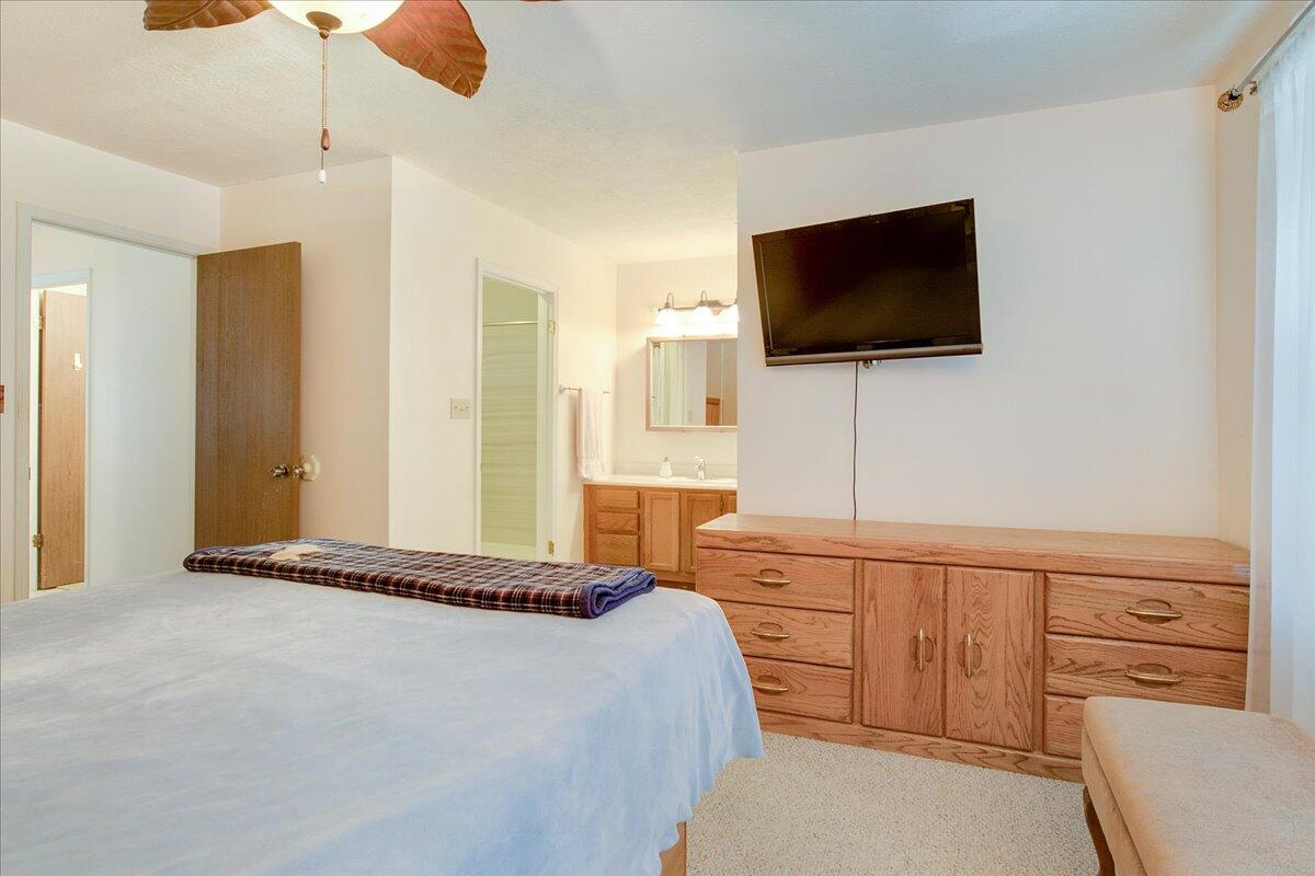 536 VALUE Court SE