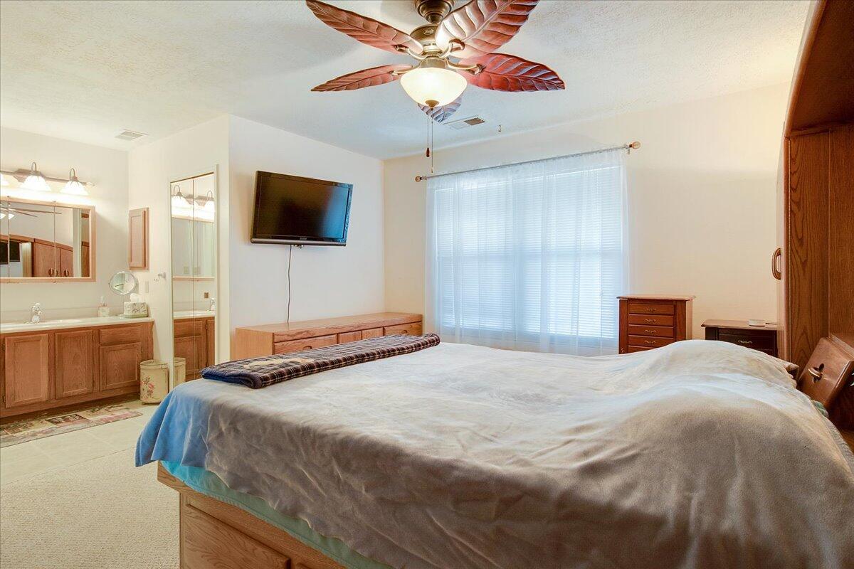536 VALUE Court SE