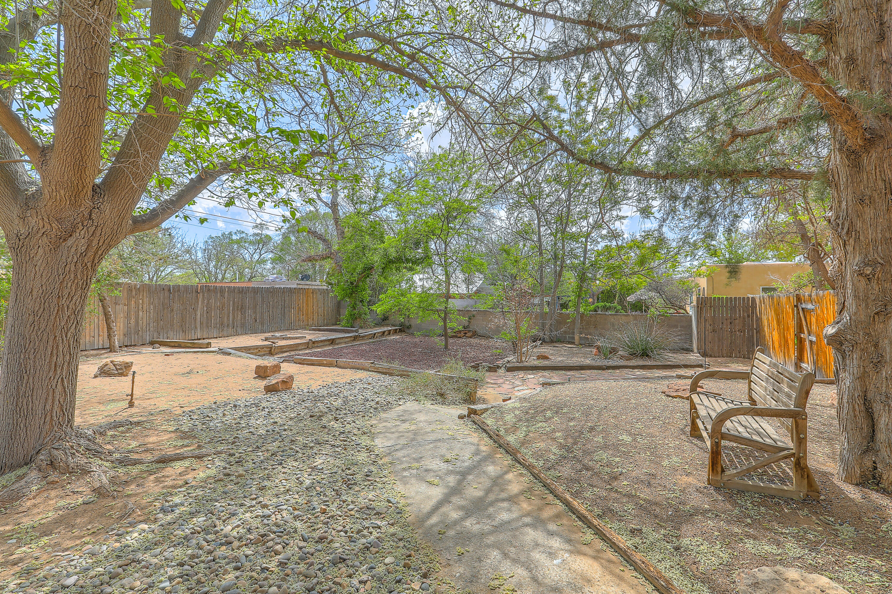 1836 WILDWOOD Lane SW