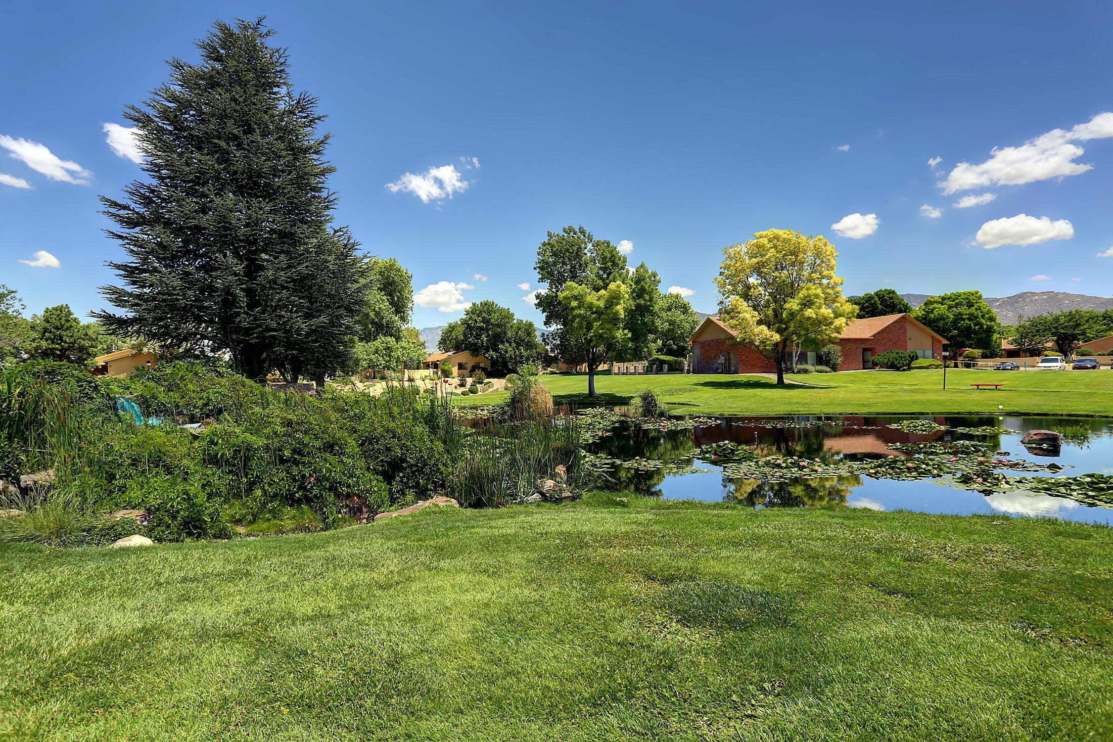 10829 TOWNE PARK Drive NE