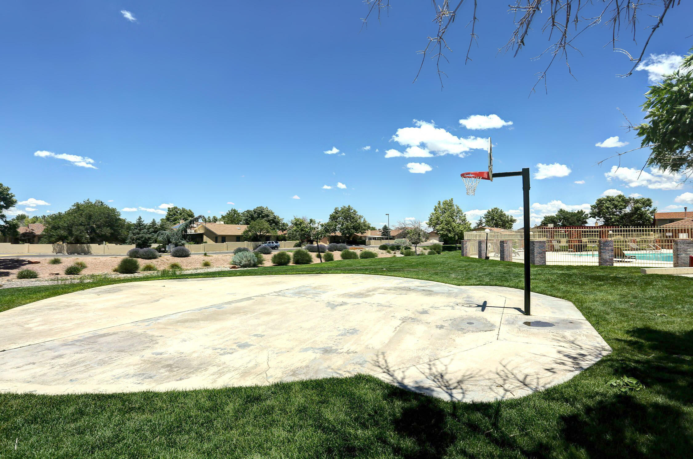 10829 TOWNE PARK Drive NE