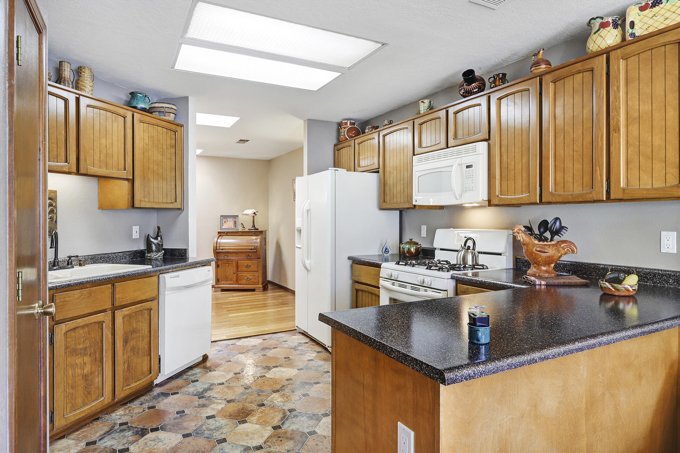 10829 TOWNE PARK Drive NE