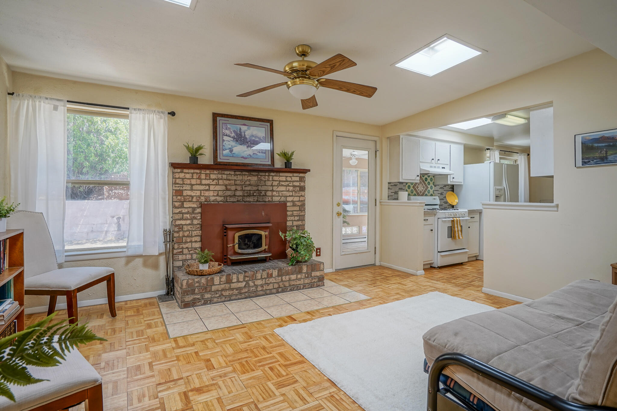 1824 SANDLER Court NE