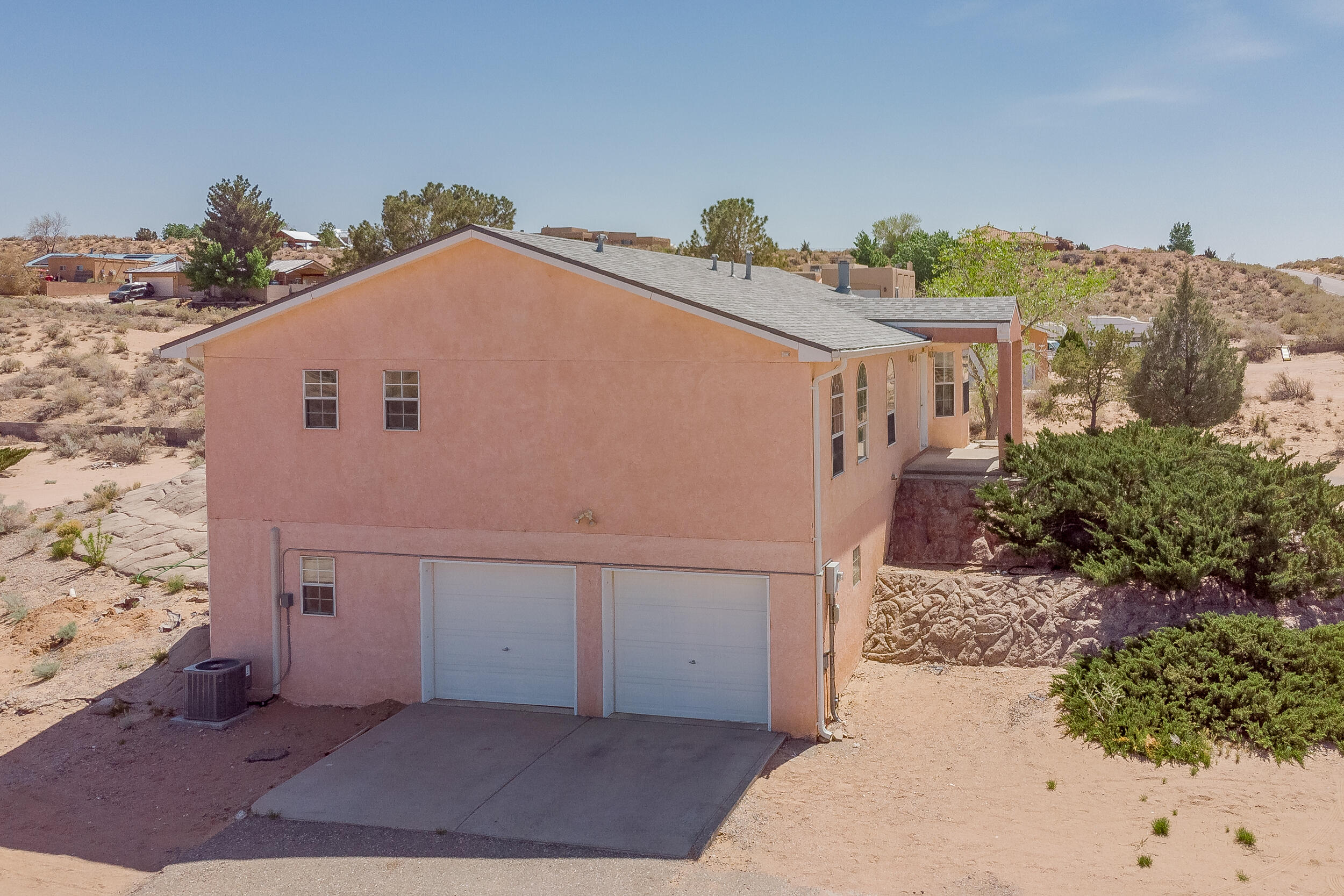 1108 SARATOGA Drive NE