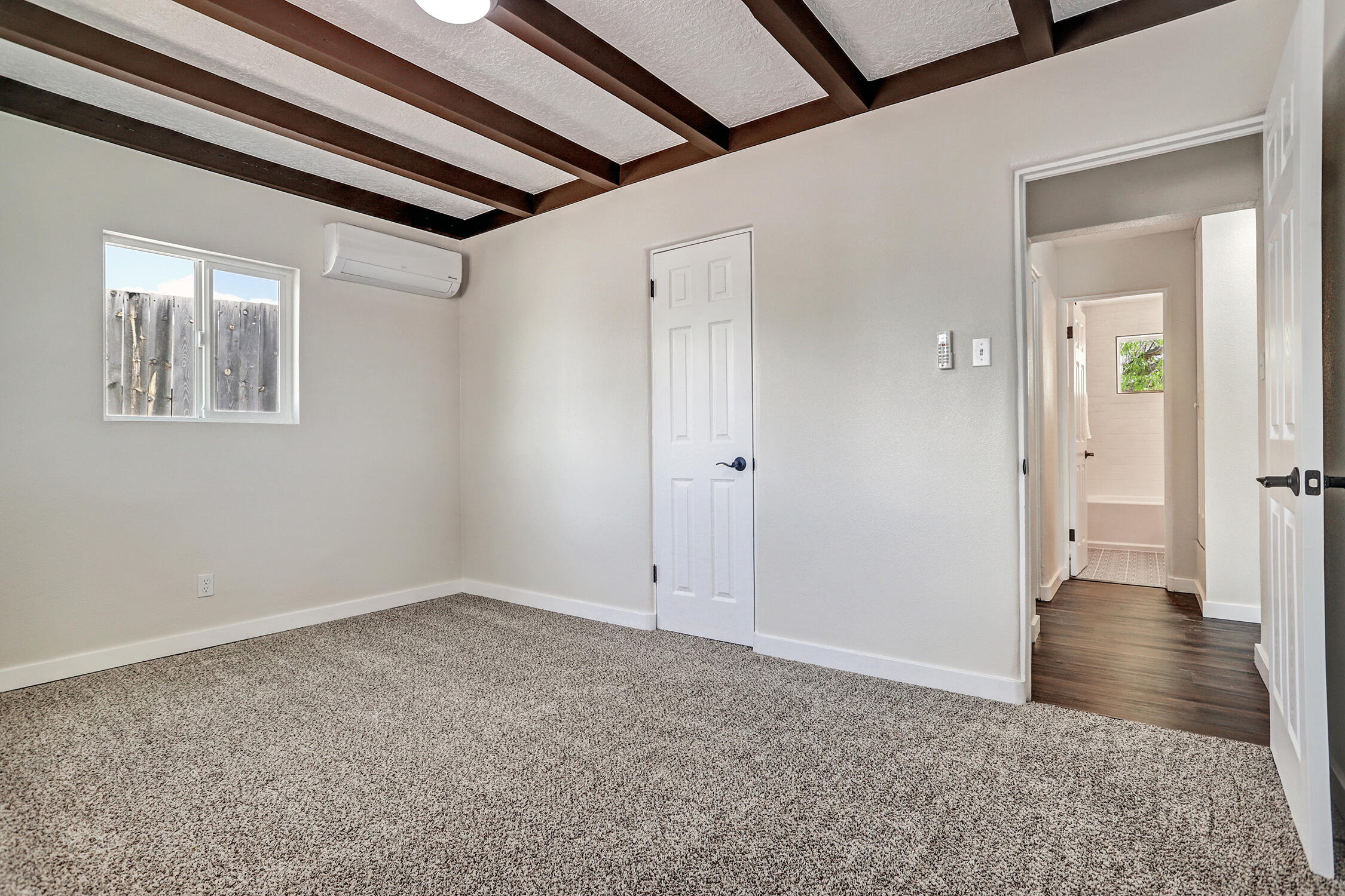 428 GENERAL HODGES Street NE