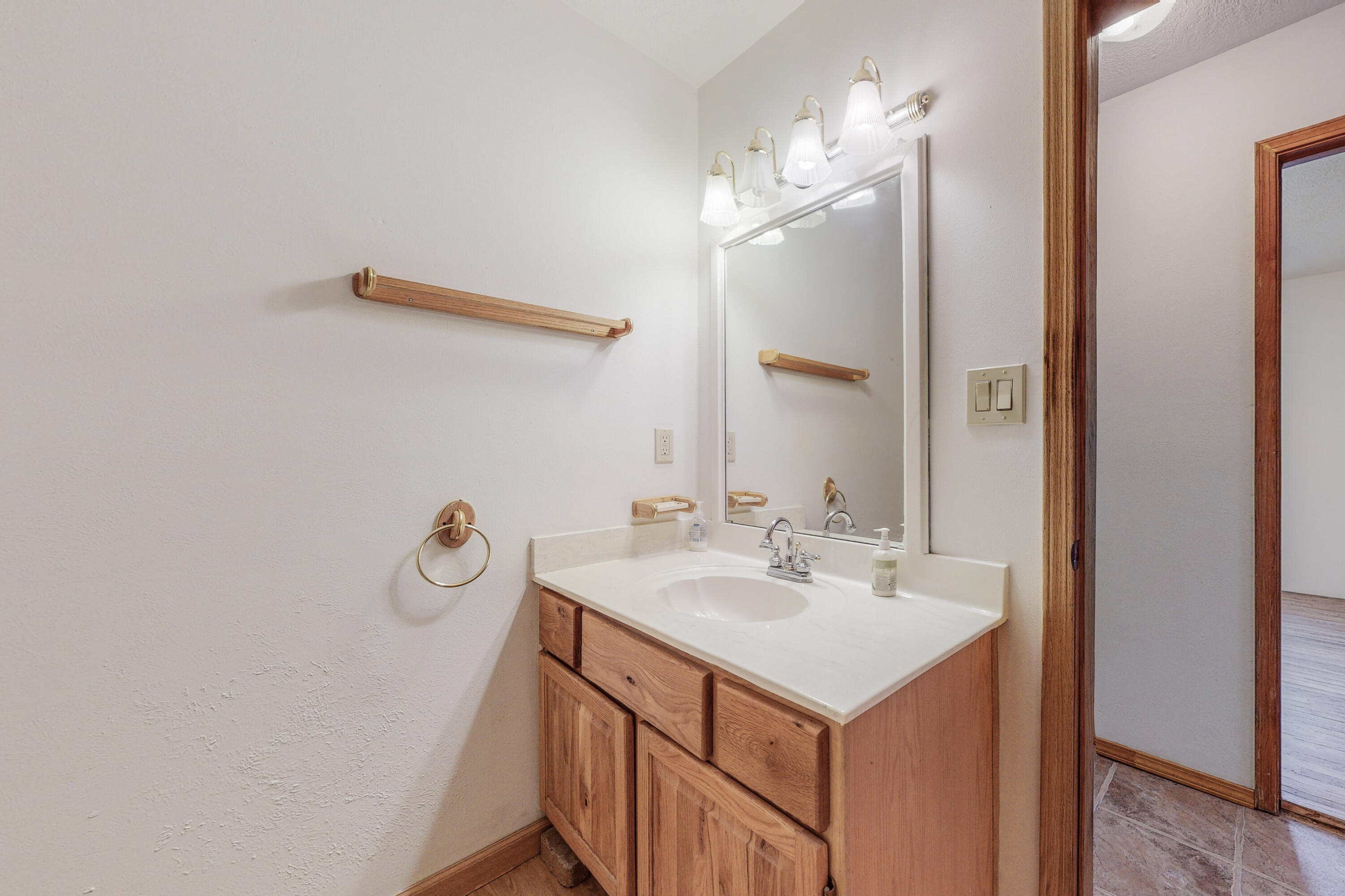 24 CHOLLA CREST Road