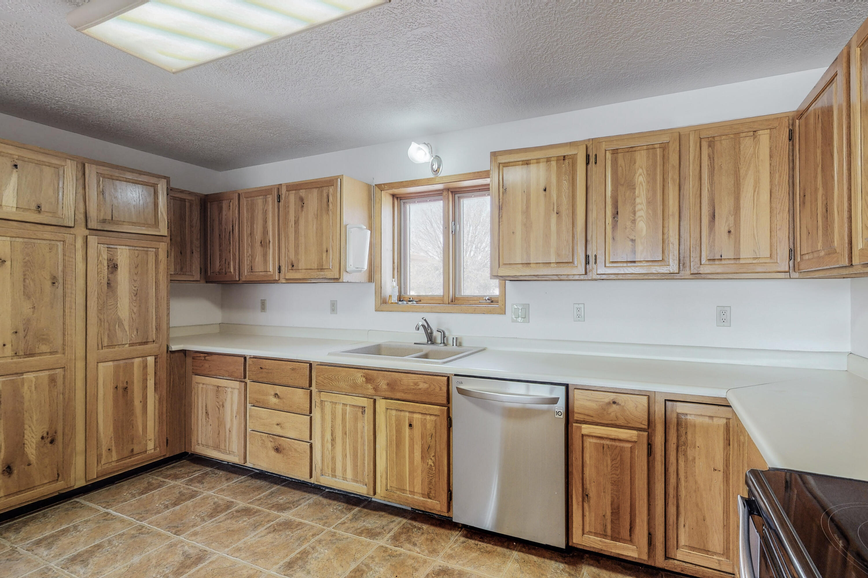 24 CHOLLA CREST Road