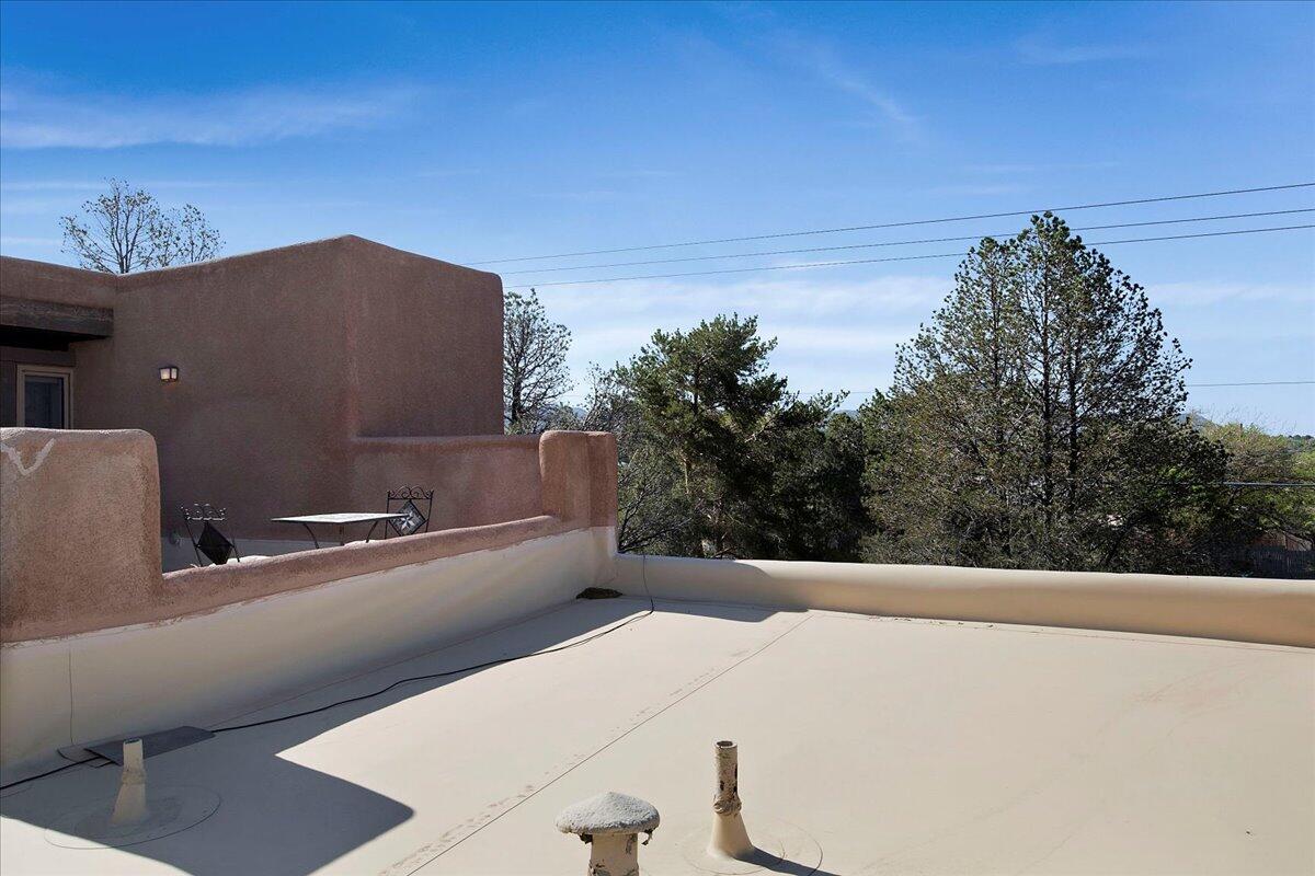 401 MONTE LARGO Drive NE