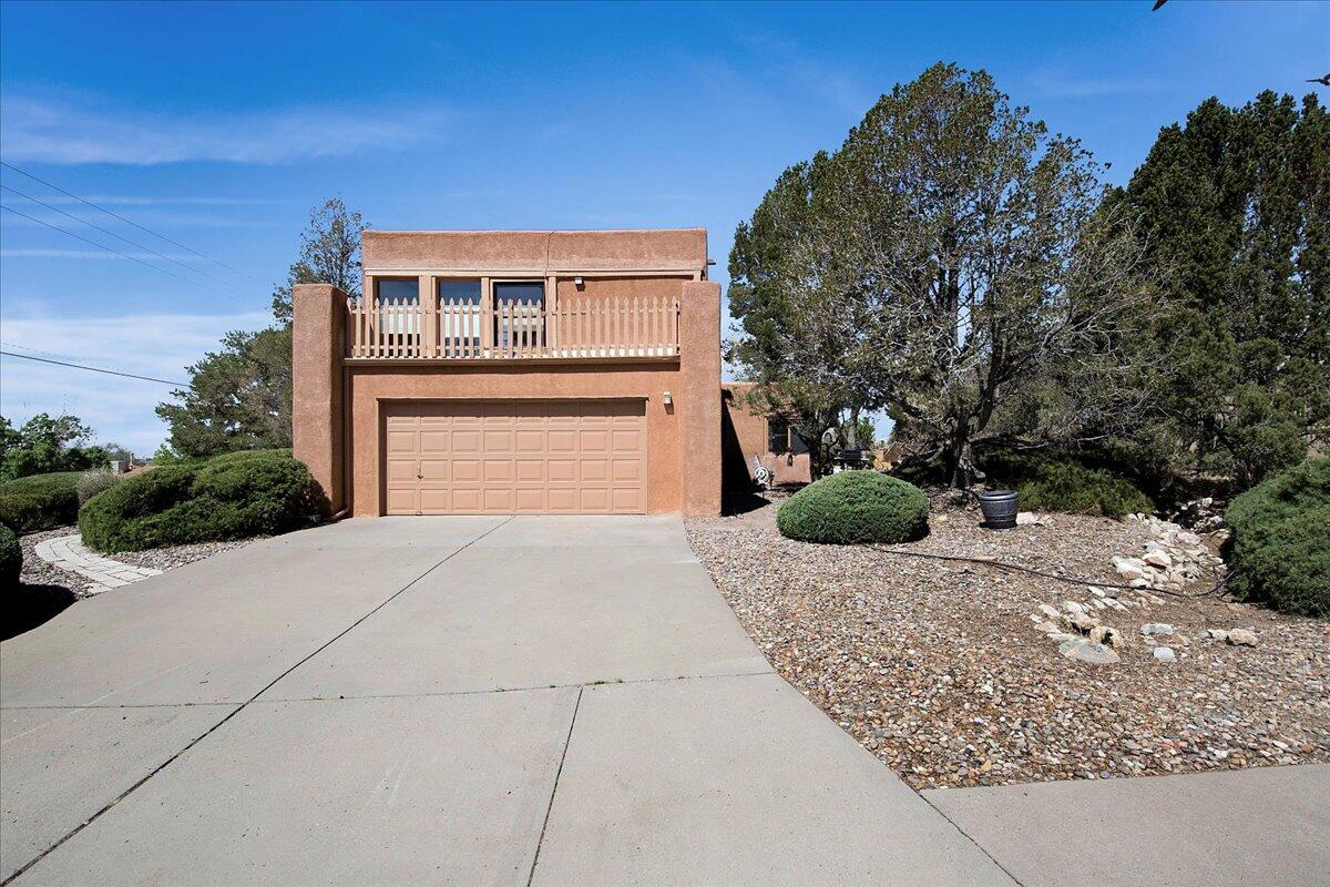 401 MONTE LARGO Drive NE