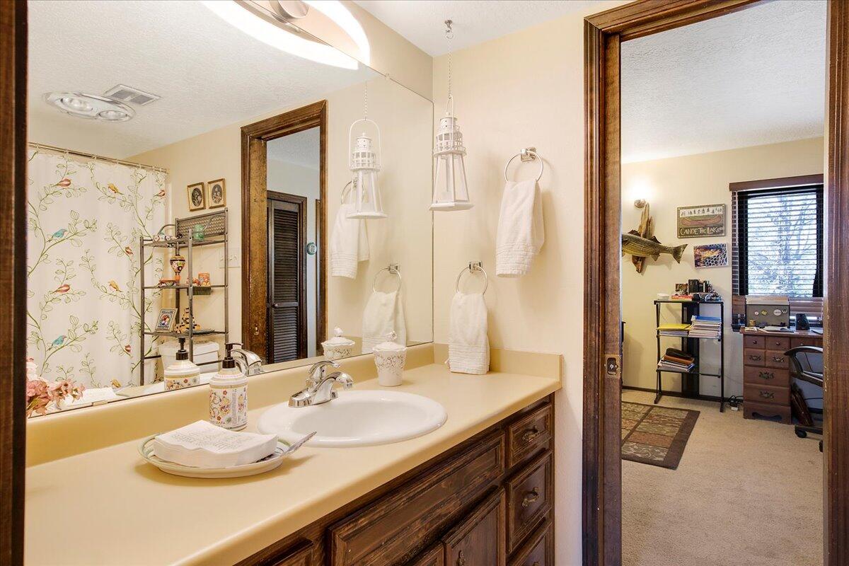 401 MONTE LARGO Drive NE