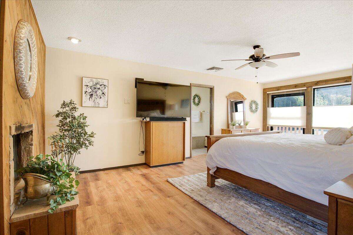 401 MONTE LARGO Drive NE