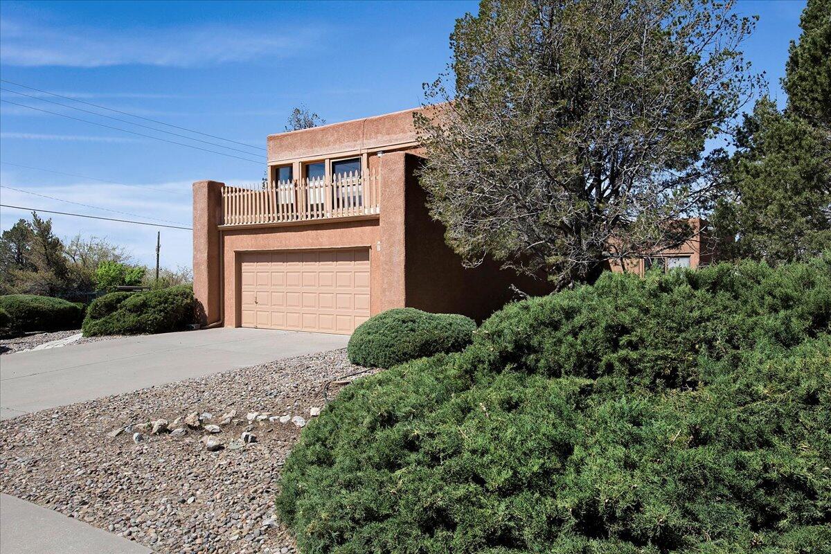 401 MONTE LARGO Drive NE