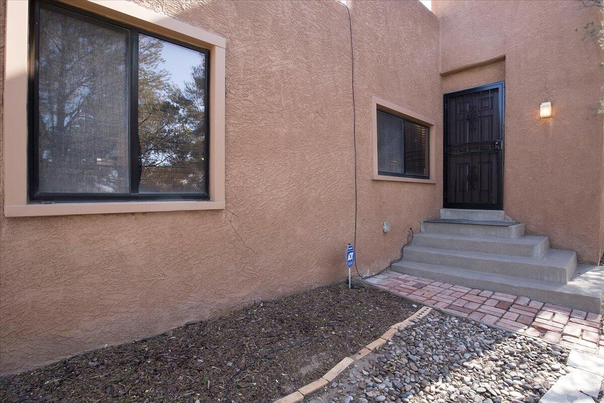 401 MONTE LARGO Drive NE