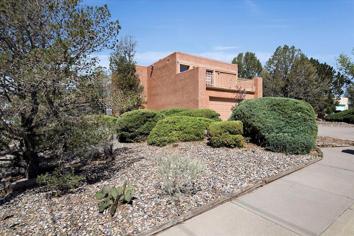 401 MONTE LARGO Drive NE
