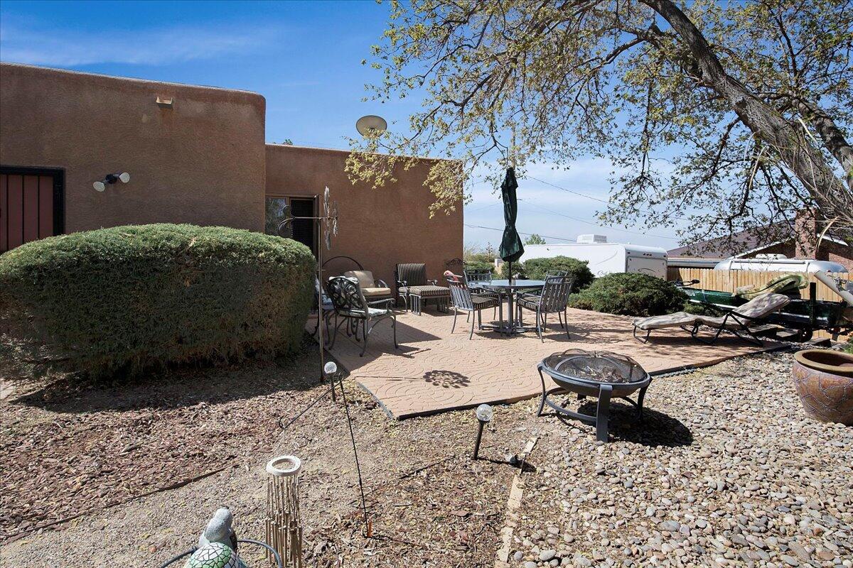 401 MONTE LARGO Drive NE